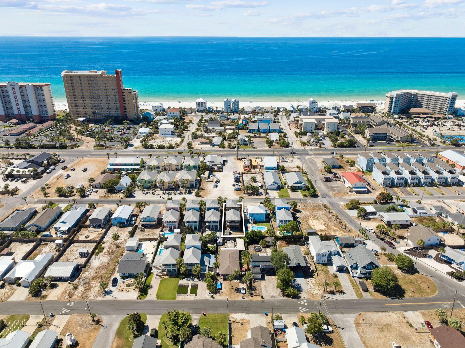 HOLIDAY BEACH UNIT 03 - Residential