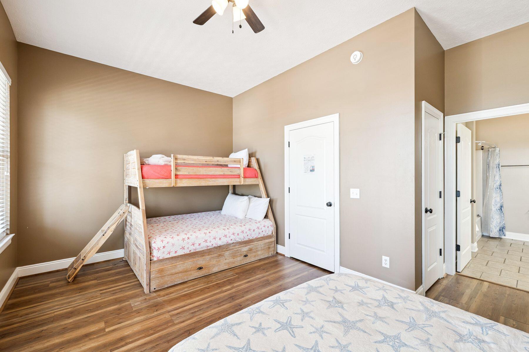 HOLIDAY BEACH UNIT 03 - Residential