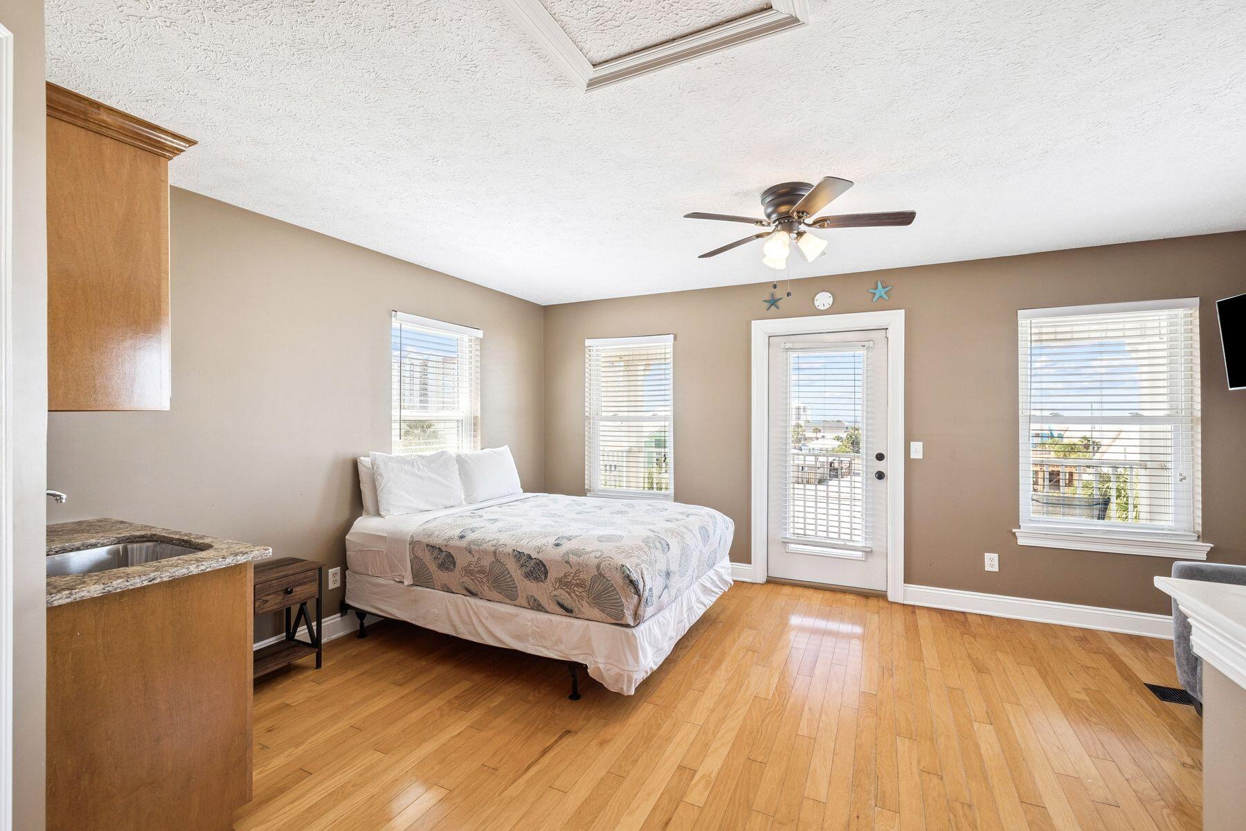 HOLIDAY BEACH UNIT 03 - Residential