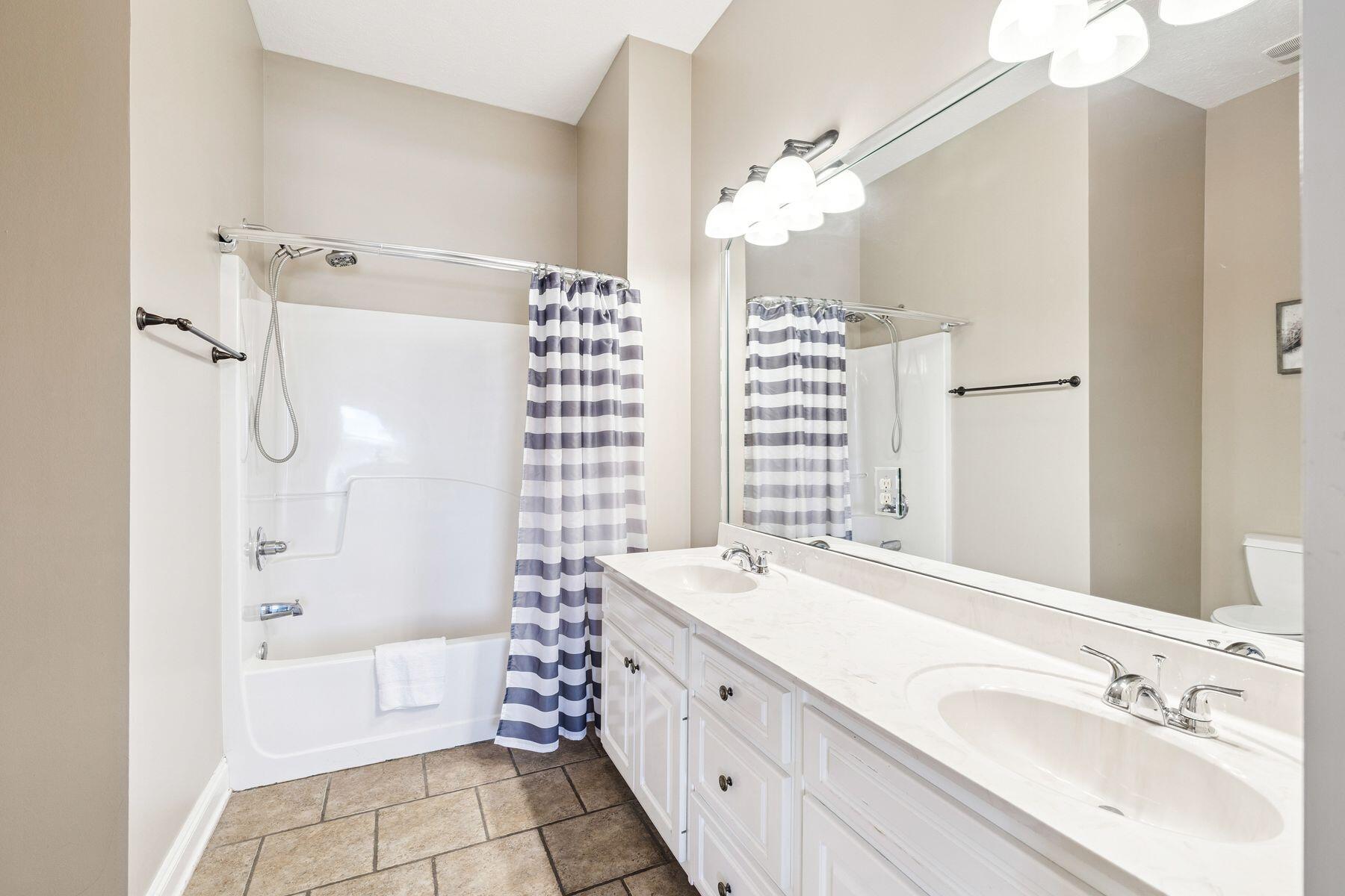 HOLIDAY BEACH UNIT 03 - Residential