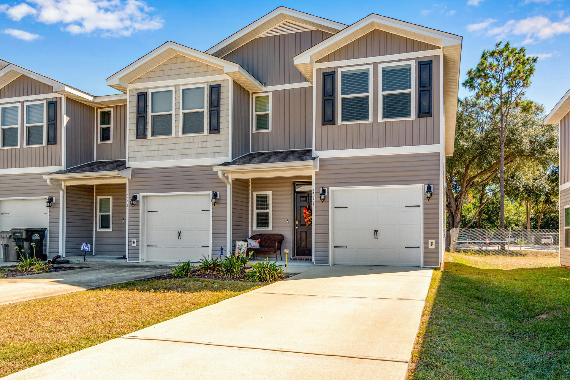 SAUFLEY FIELD TOWNHOMES - Residential
