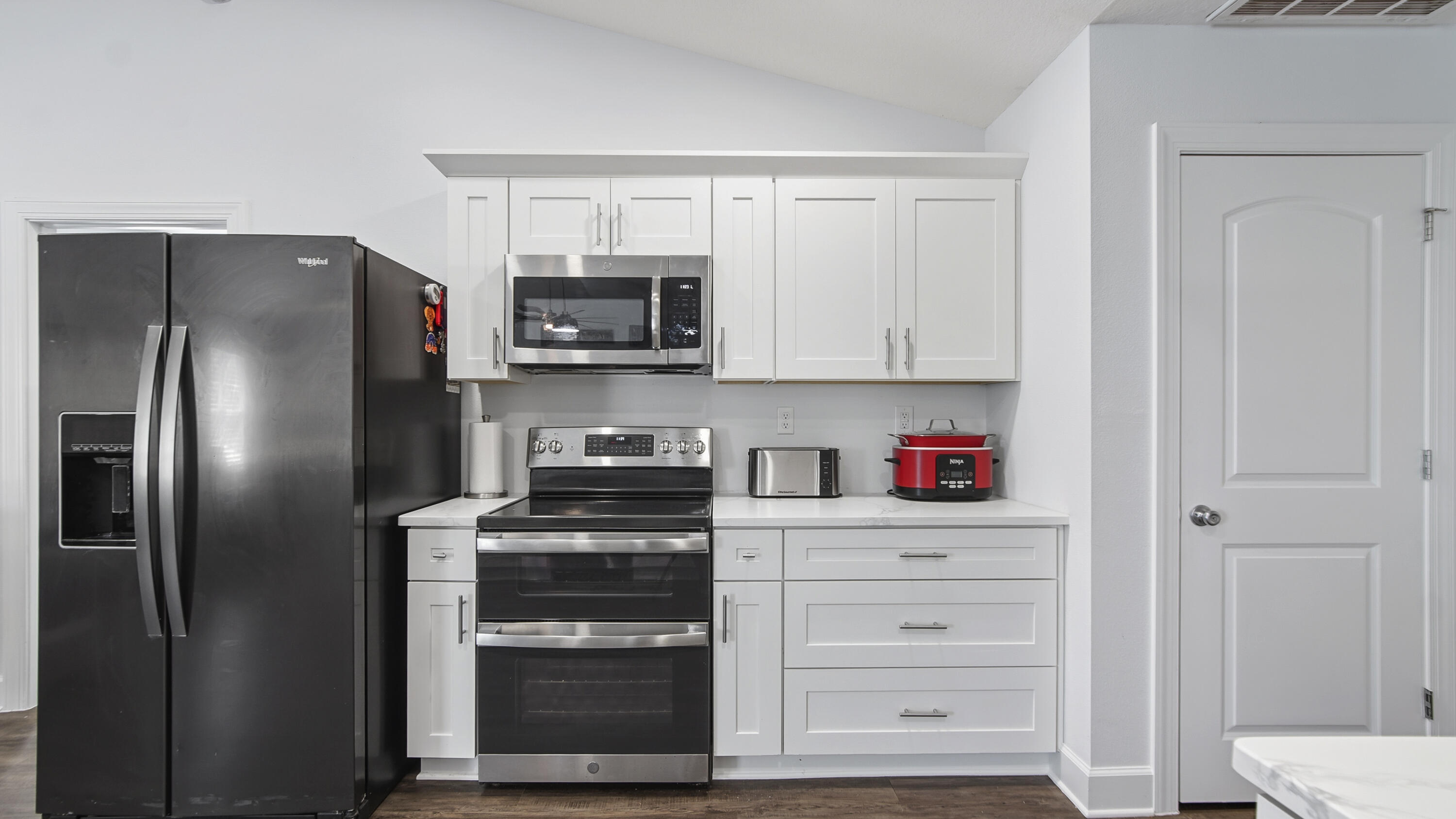 TEN LAKE ESTATES UNIT 2 - Residential