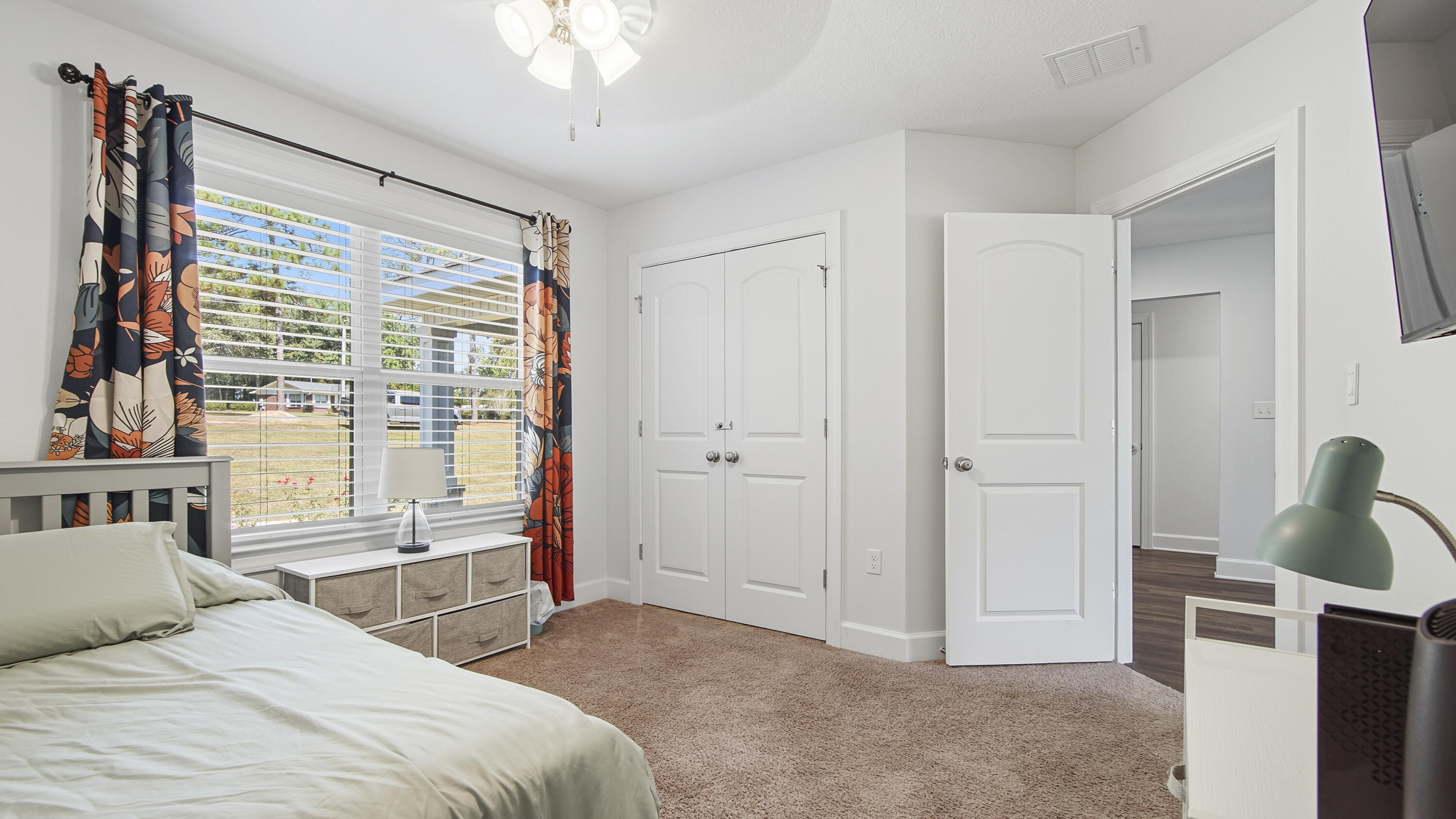 TEN LAKE ESTATES UNIT 2 - Residential