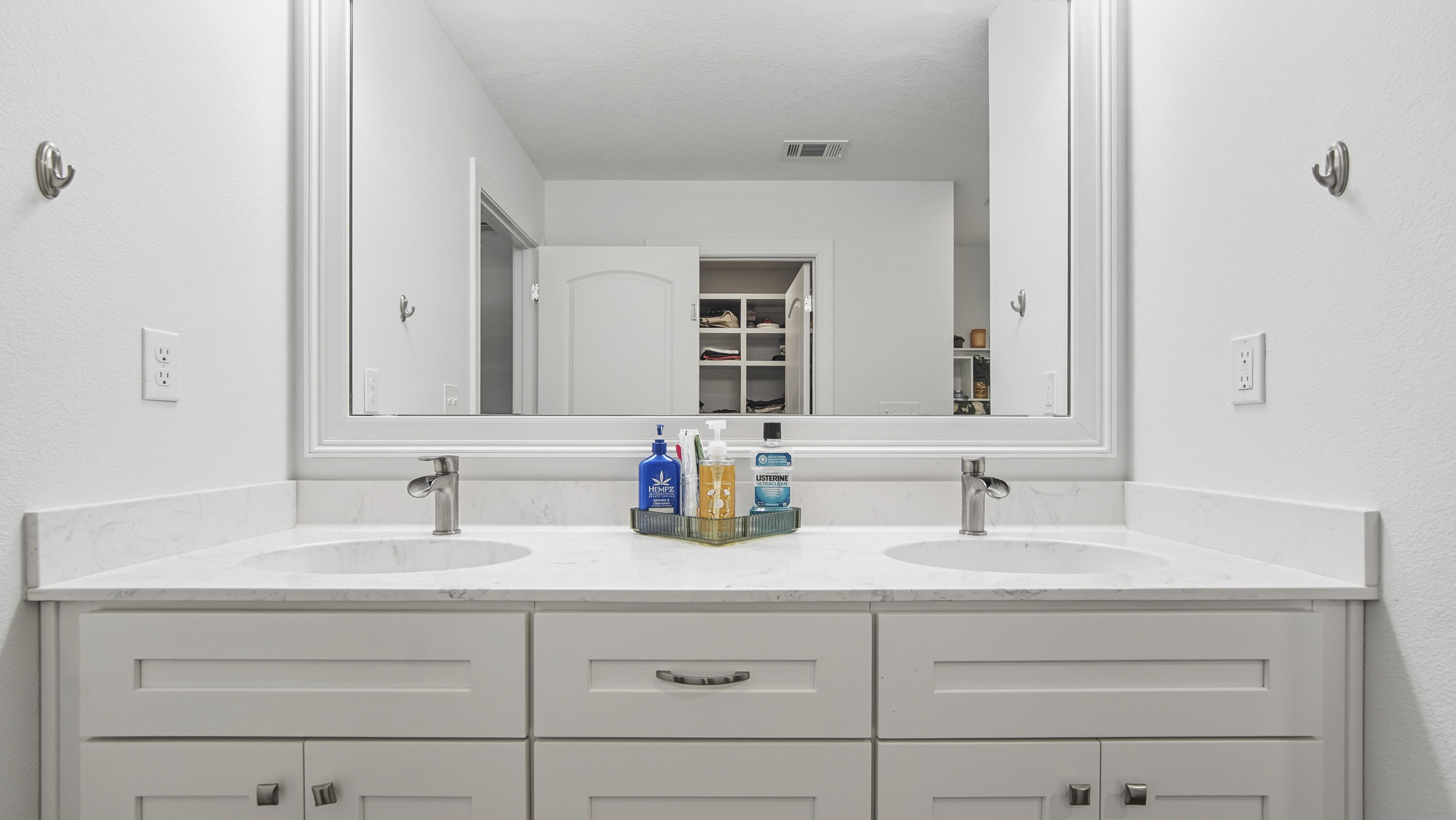 TEN LAKE ESTATES UNIT 2 - Residential