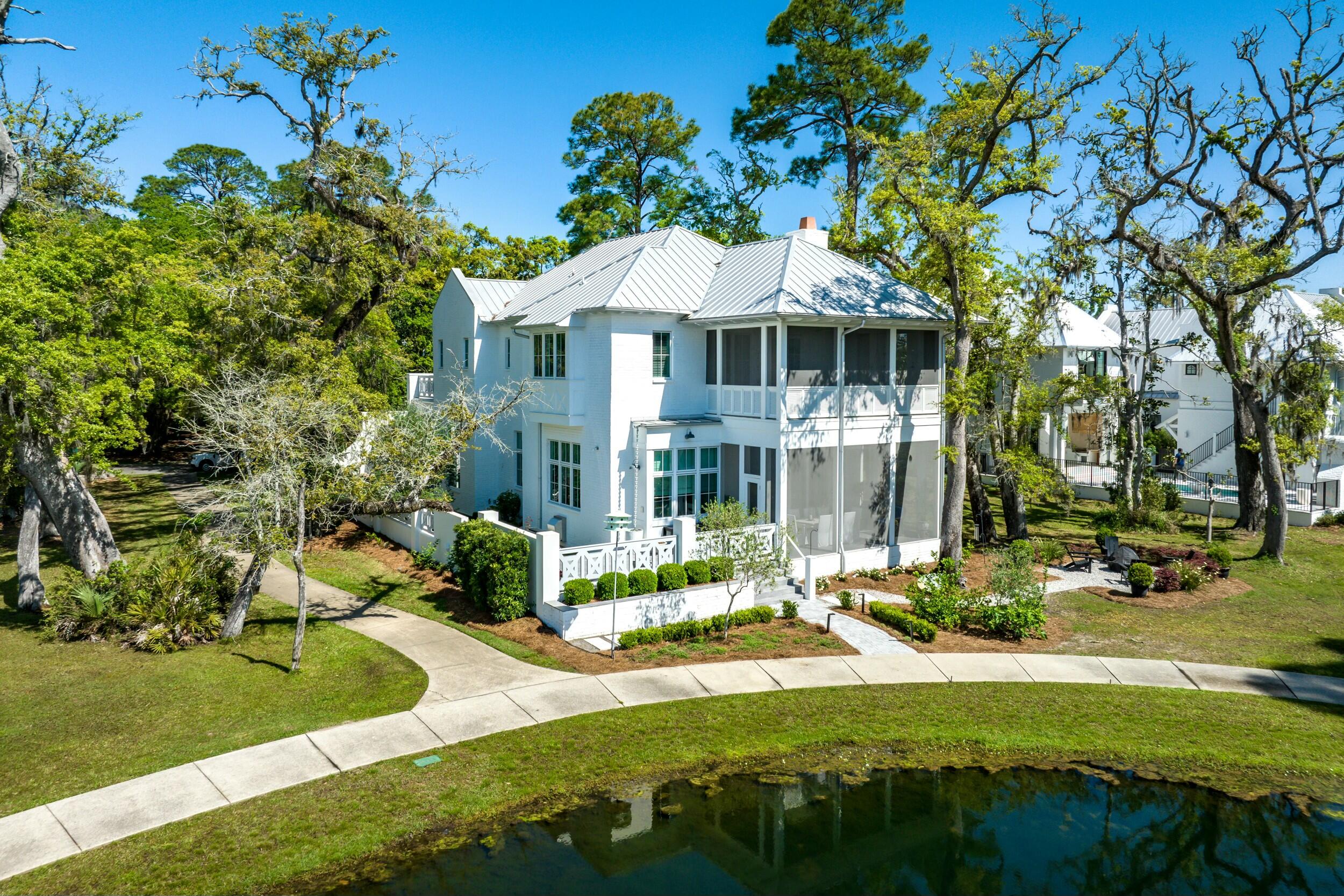 CHURCHILL OAKS - Residential