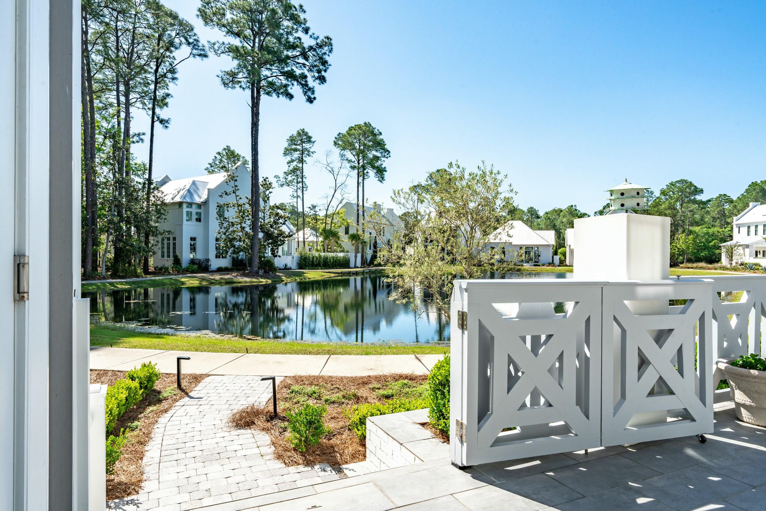CHURCHILL OAKS - Residential