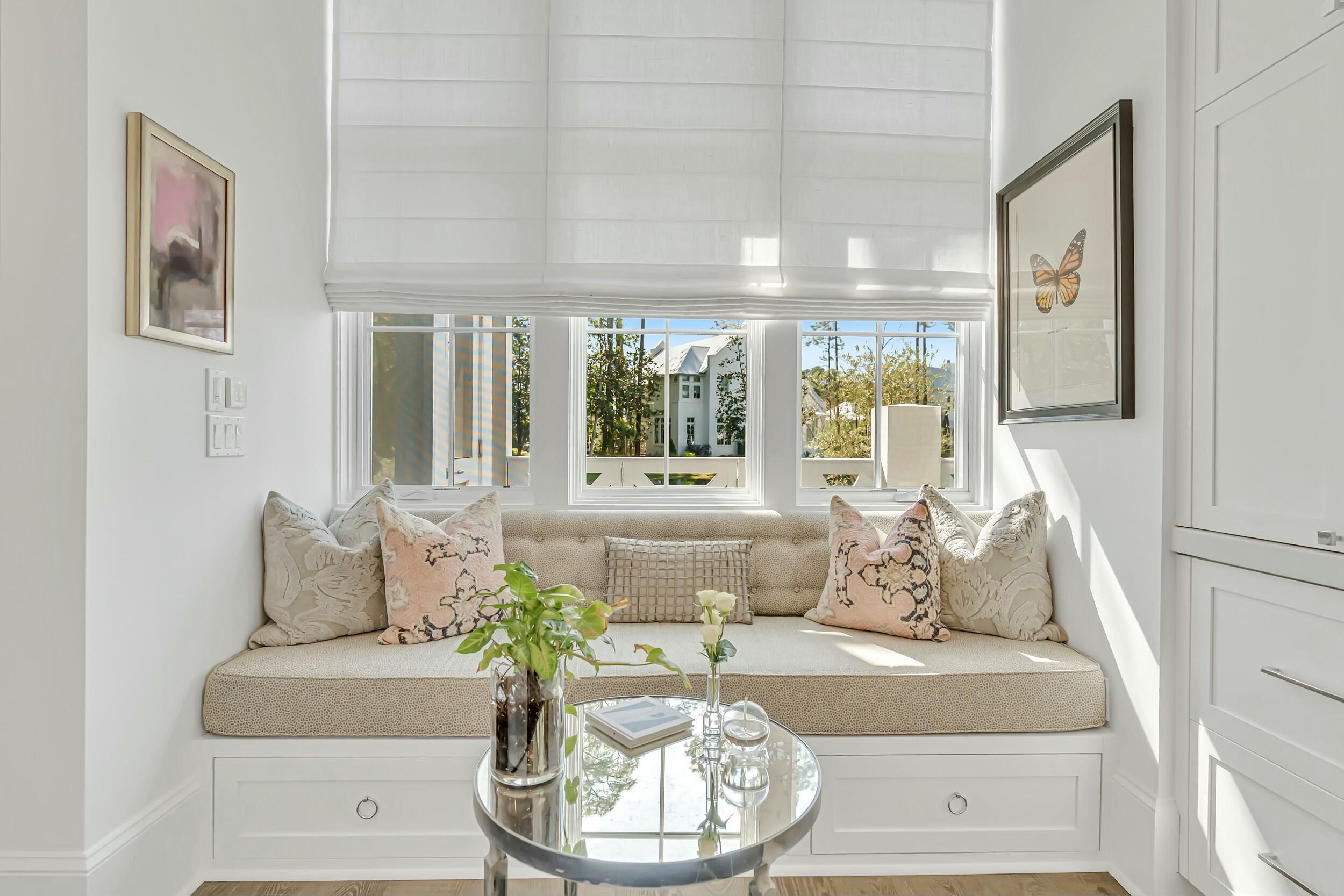 CHURCHILL OAKS - Residential
