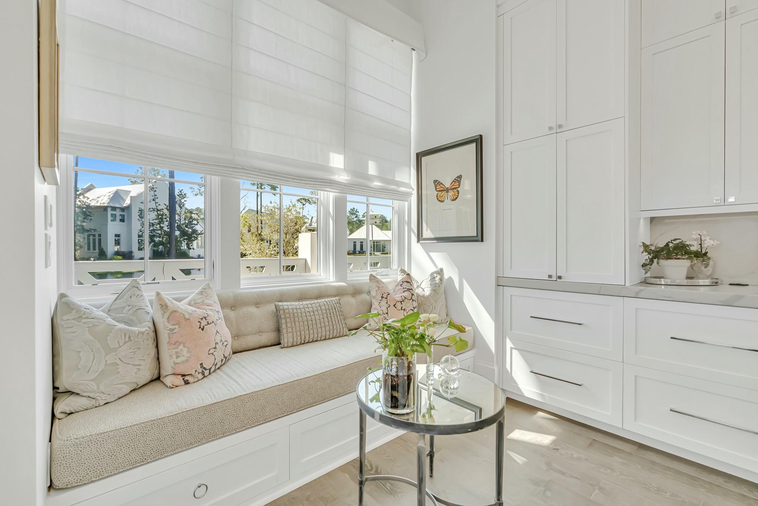 CHURCHILL OAKS - Residential
