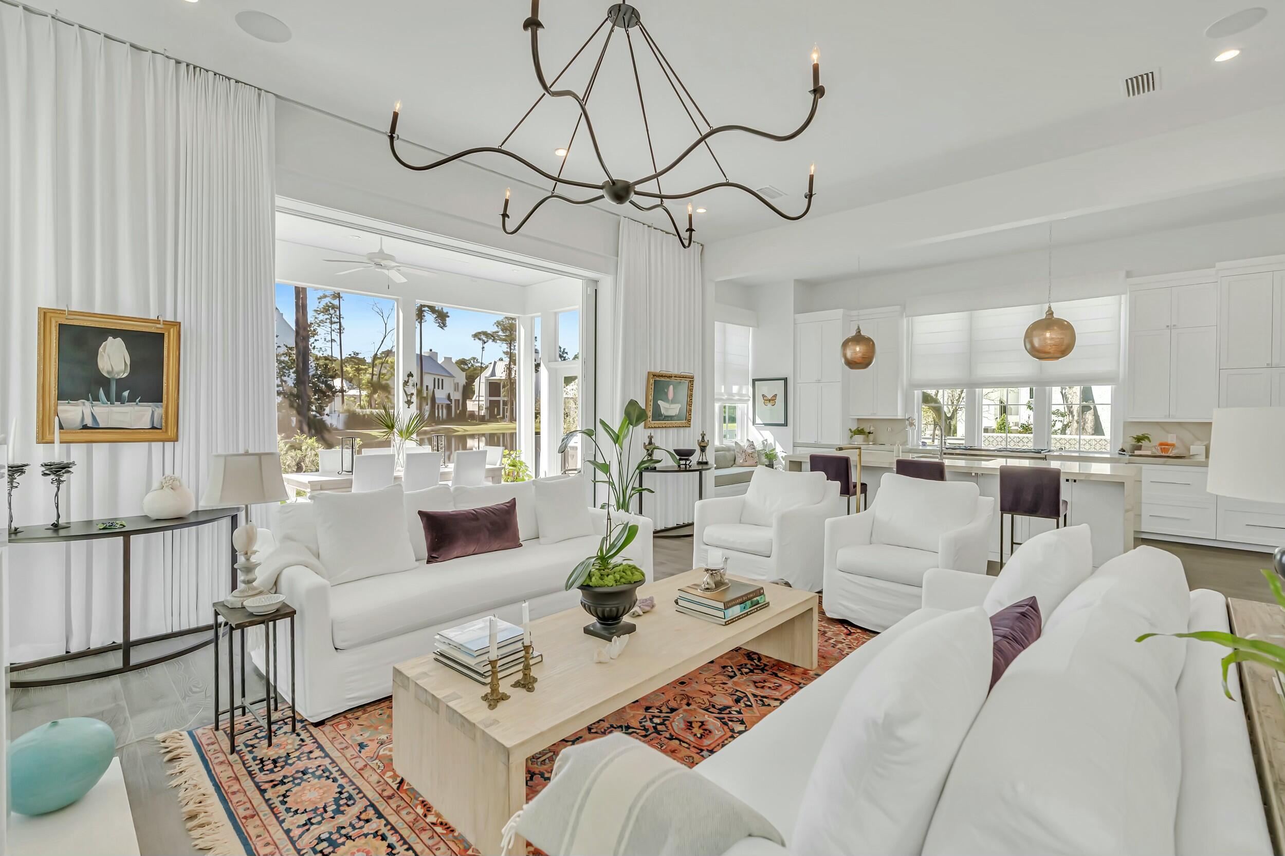 CHURCHILL OAKS - Residential