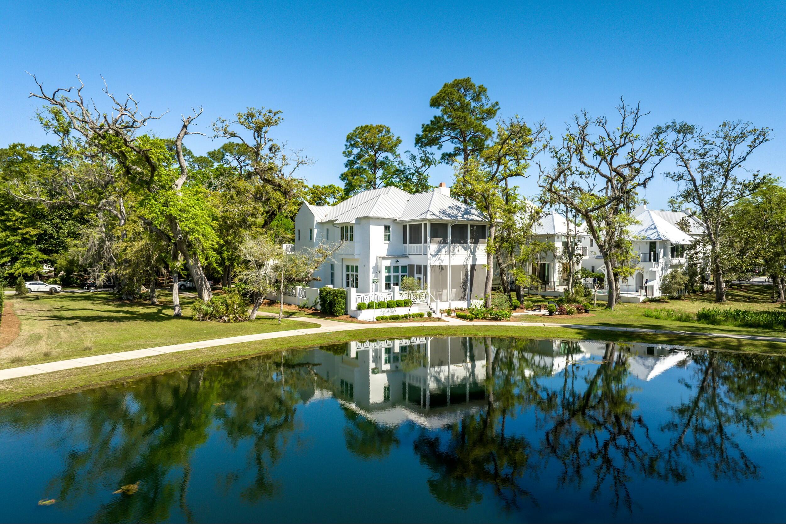 CHURCHILL OAKS - Residential