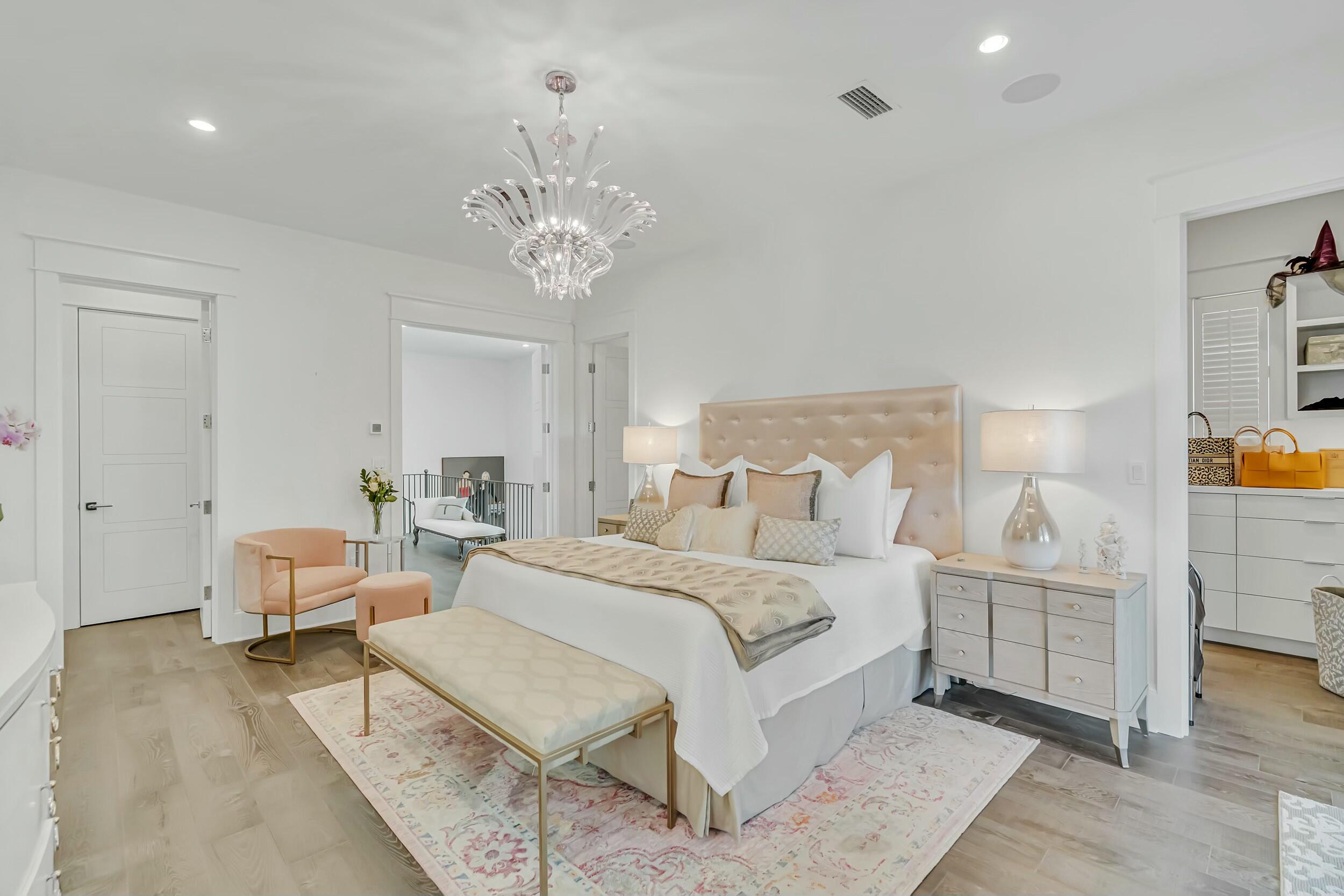 CHURCHILL OAKS - Residential