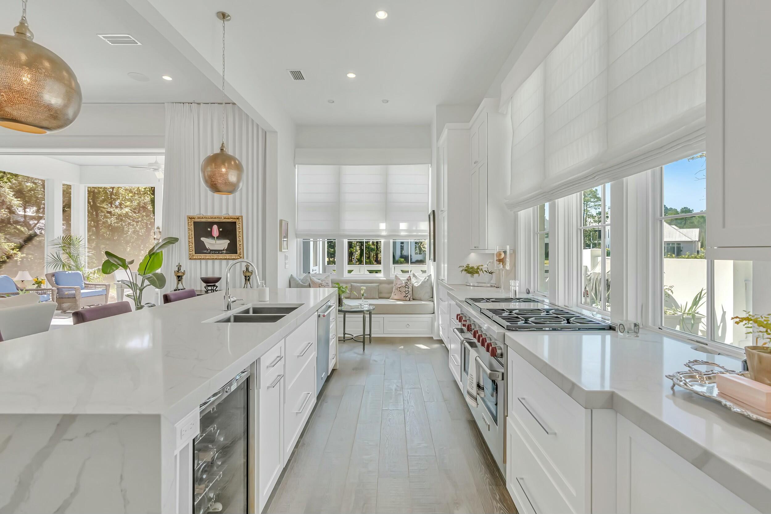 CHURCHILL OAKS - Residential