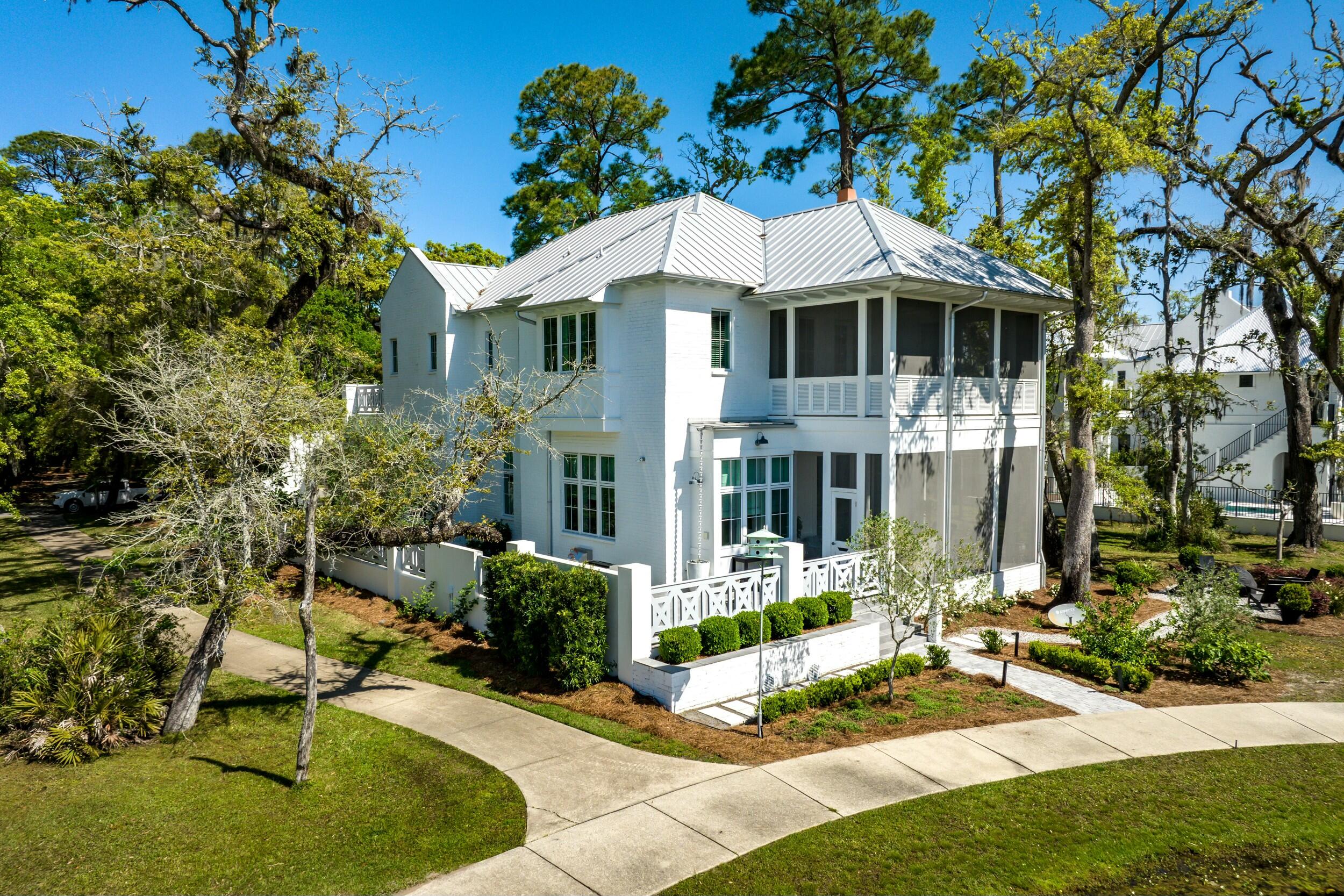 CHURCHILL OAKS - Residential