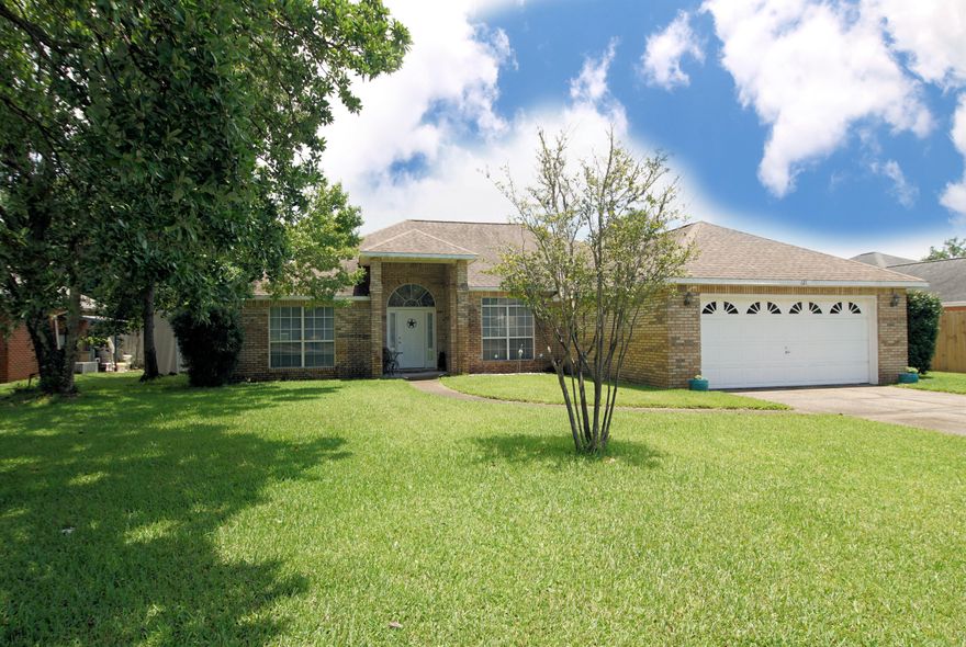 ALL BRICK HOME LOCATED IN A NICE QUIET NEIGHBORHOOD. LARGE FENCED IN YARD WITH AN INGROUND POOL. CLOSE TO ALL BASES, SHOPPING & BEACHES. OPEN FLOOR PLAN FEATURES SPLIT BEDROOMS, FORMAL DINING ROOM WITH TREYED CEILING, GREAT ROOM WITH FIREPLACE AND VAULTED CEILING, AND EAT-IN KITCHEN WITH BREAKFAST BAR. LARGE MASTER BEDROOM WITH TWO WALK-IN CLOSETS. MASTER BATH HAS A WHIRLPOOL TUB, DOUBLE VANITIES, SEPARATE SHOWER, AND CERAMIC TILE FLOORS.  CALL FOR MORE INFORMATION.