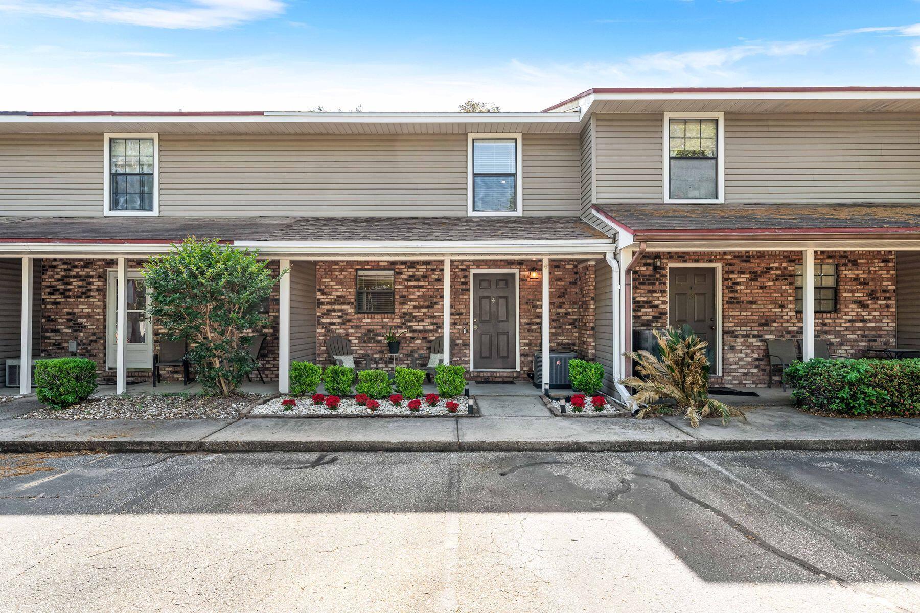 GARDEN VILLAS PH 1 - Residential