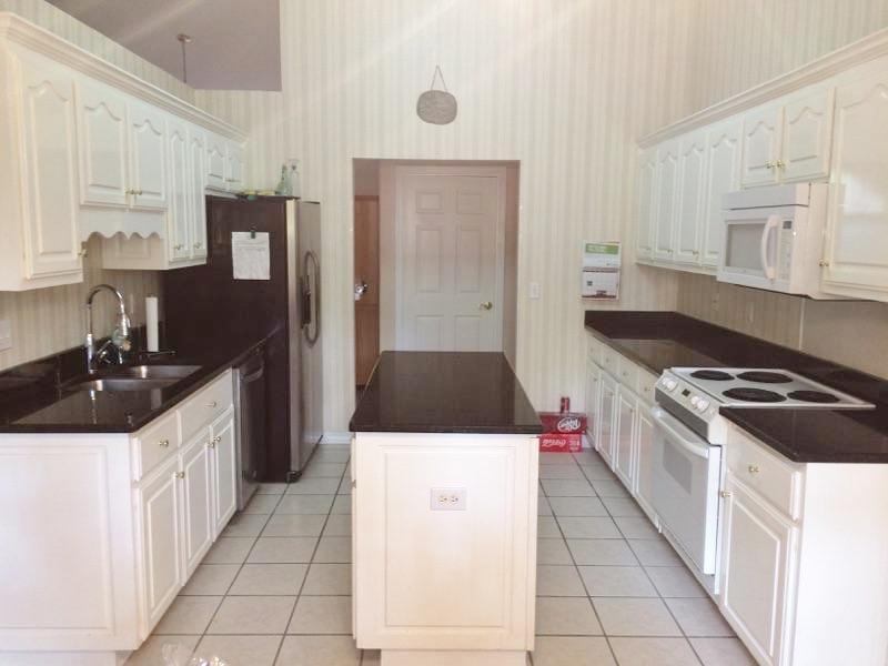 BISCAYNE POINTE - Residential