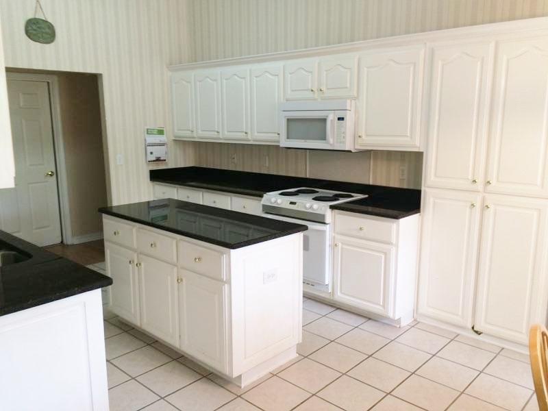 BISCAYNE POINTE - Residential