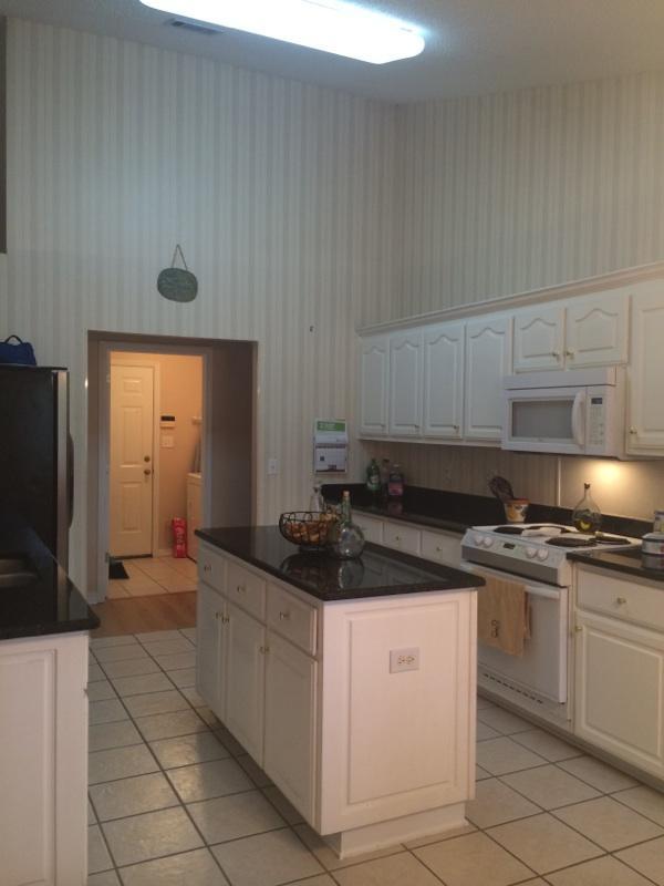 BISCAYNE POINTE - Residential