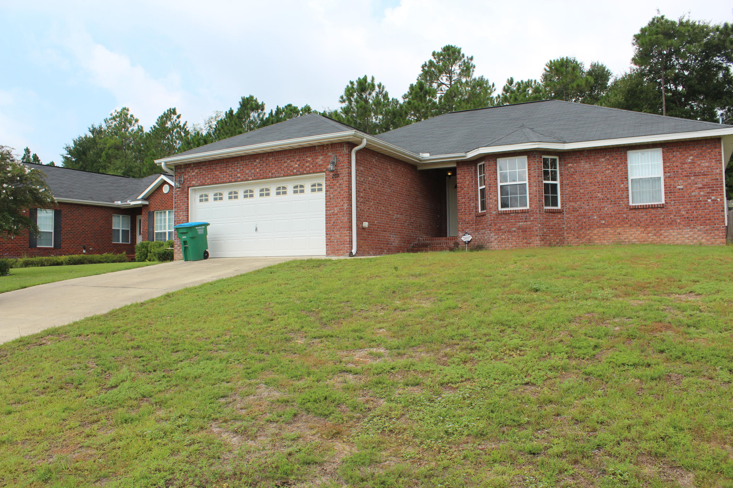 NICE 3 BEDROOM 2 BATH HOME IN WILDWOOD GABLES SUBDIVISION.