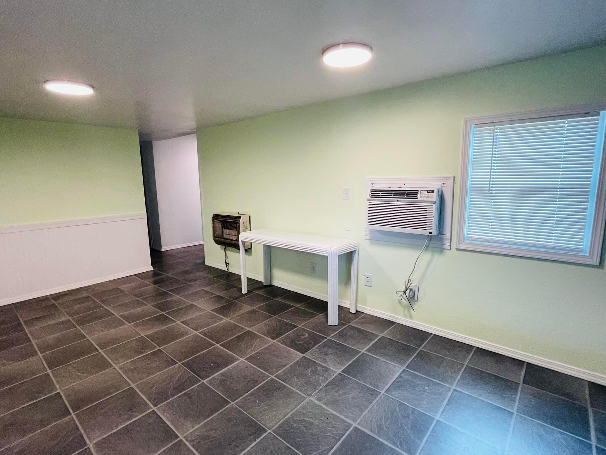 LOT 5 BLK 14 OAKWOOD HILLS UNIT I - Residential Lease