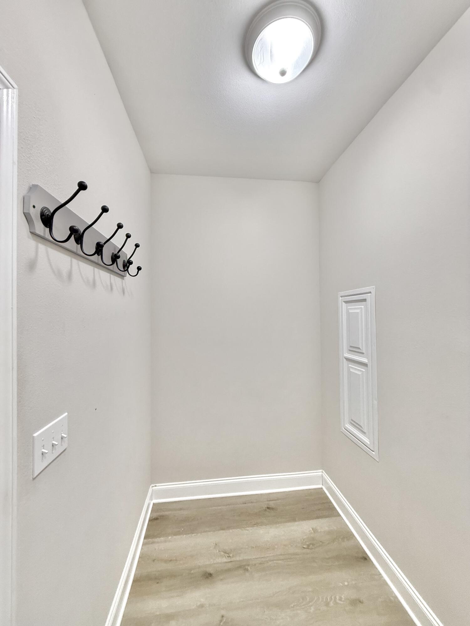 CRESCENT SHORES - Residential