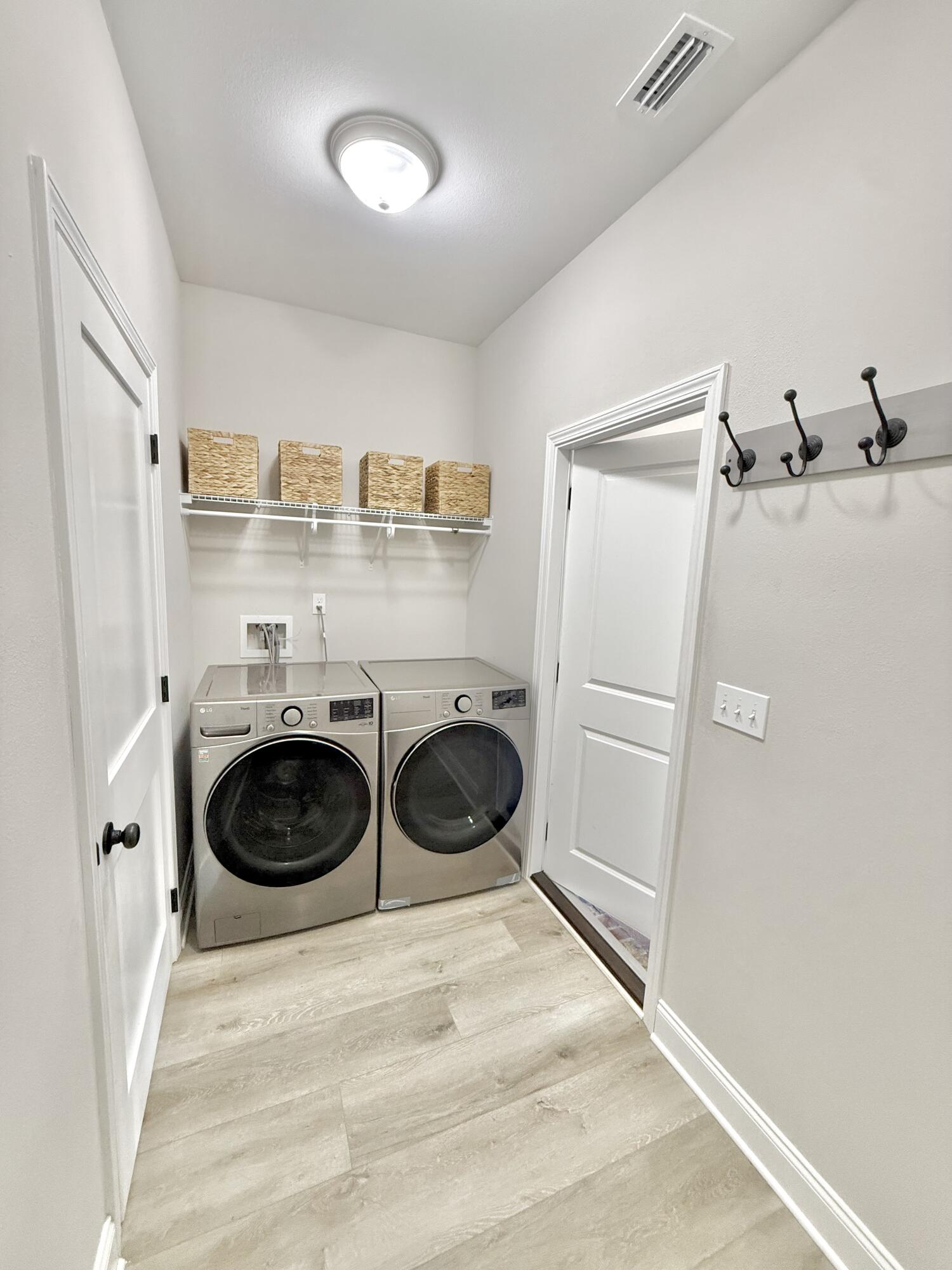 CRESCENT SHORES - Residential