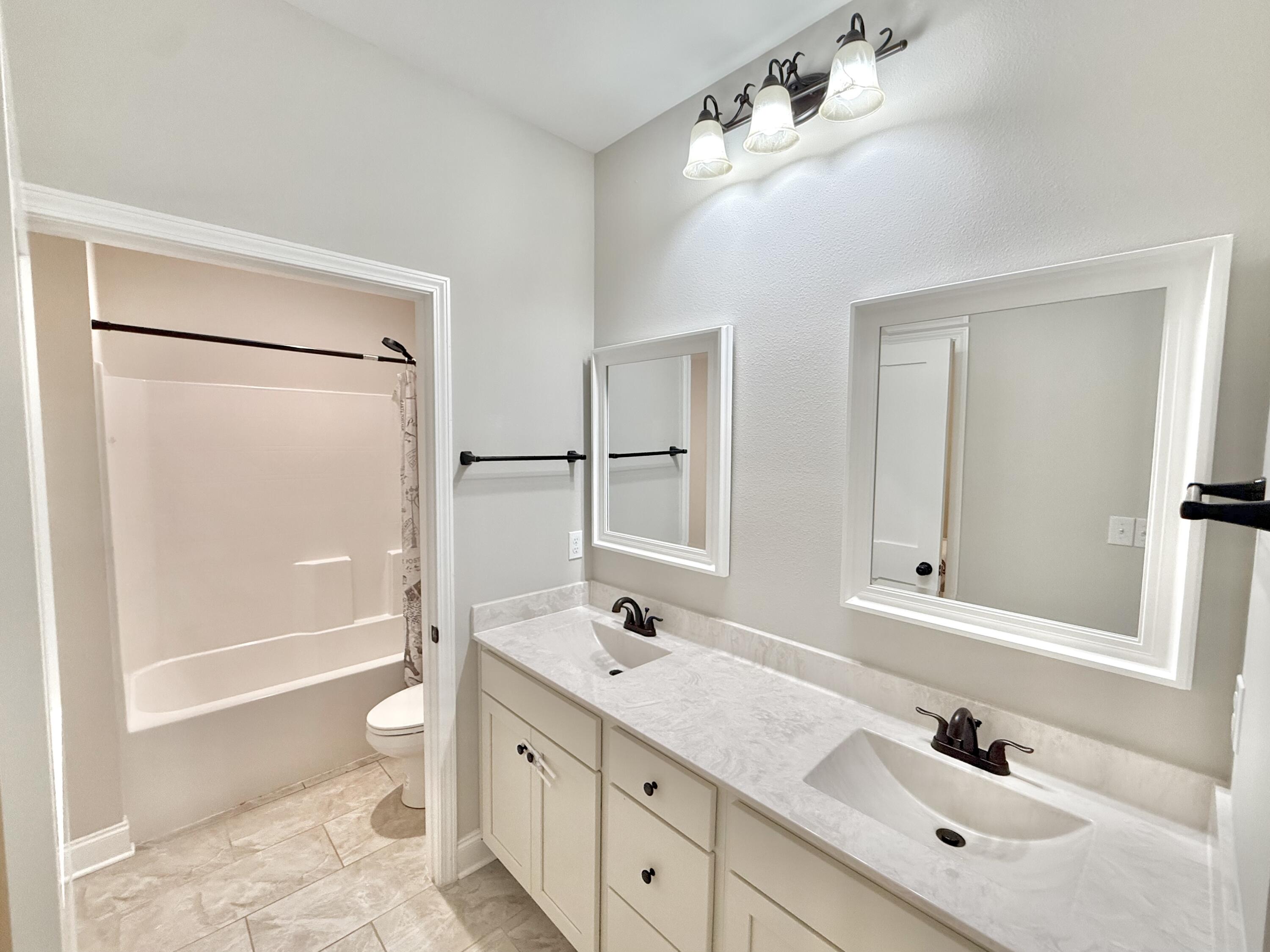 CRESCENT SHORES - Residential