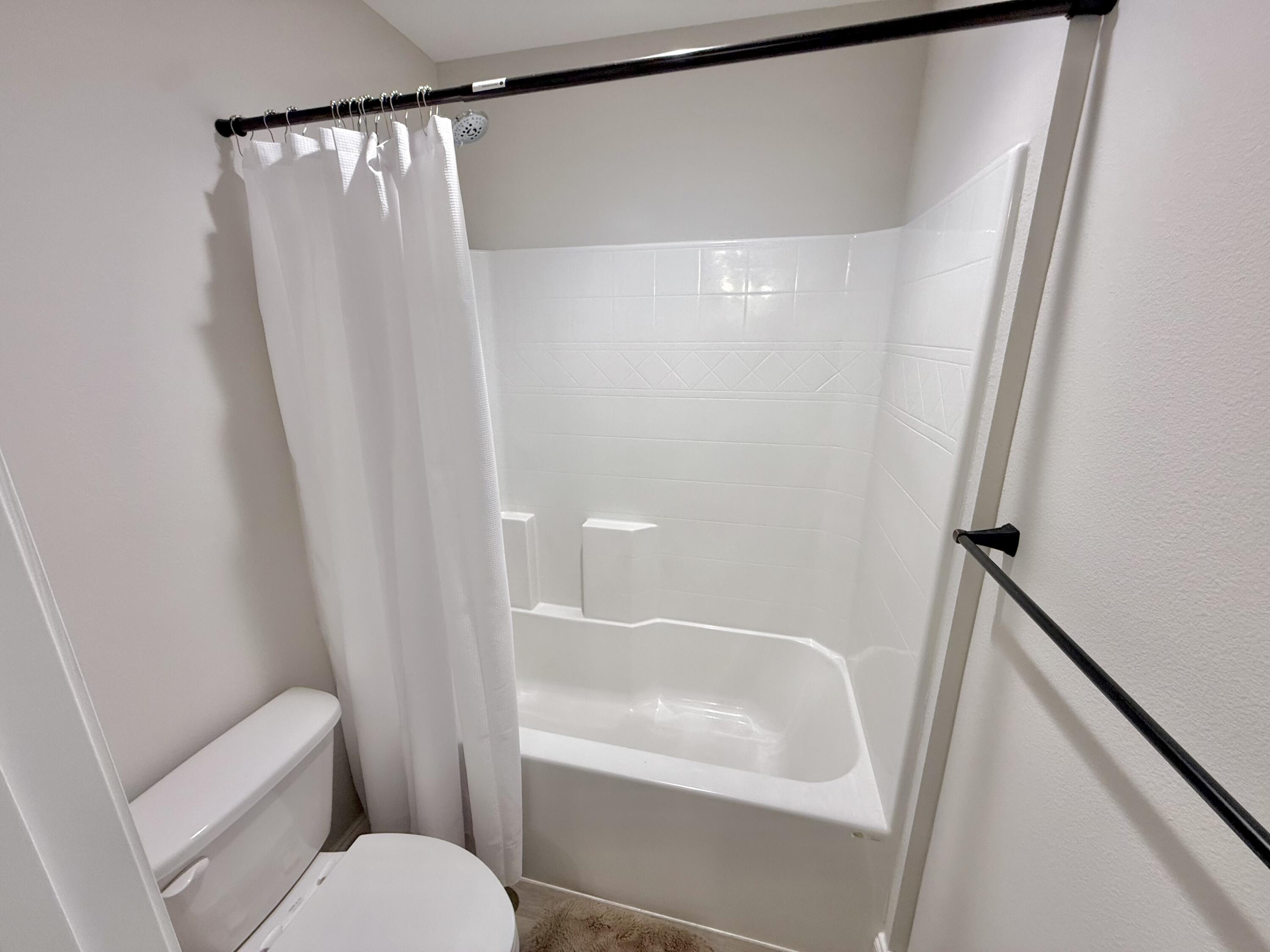 CRESCENT SHORES - Residential