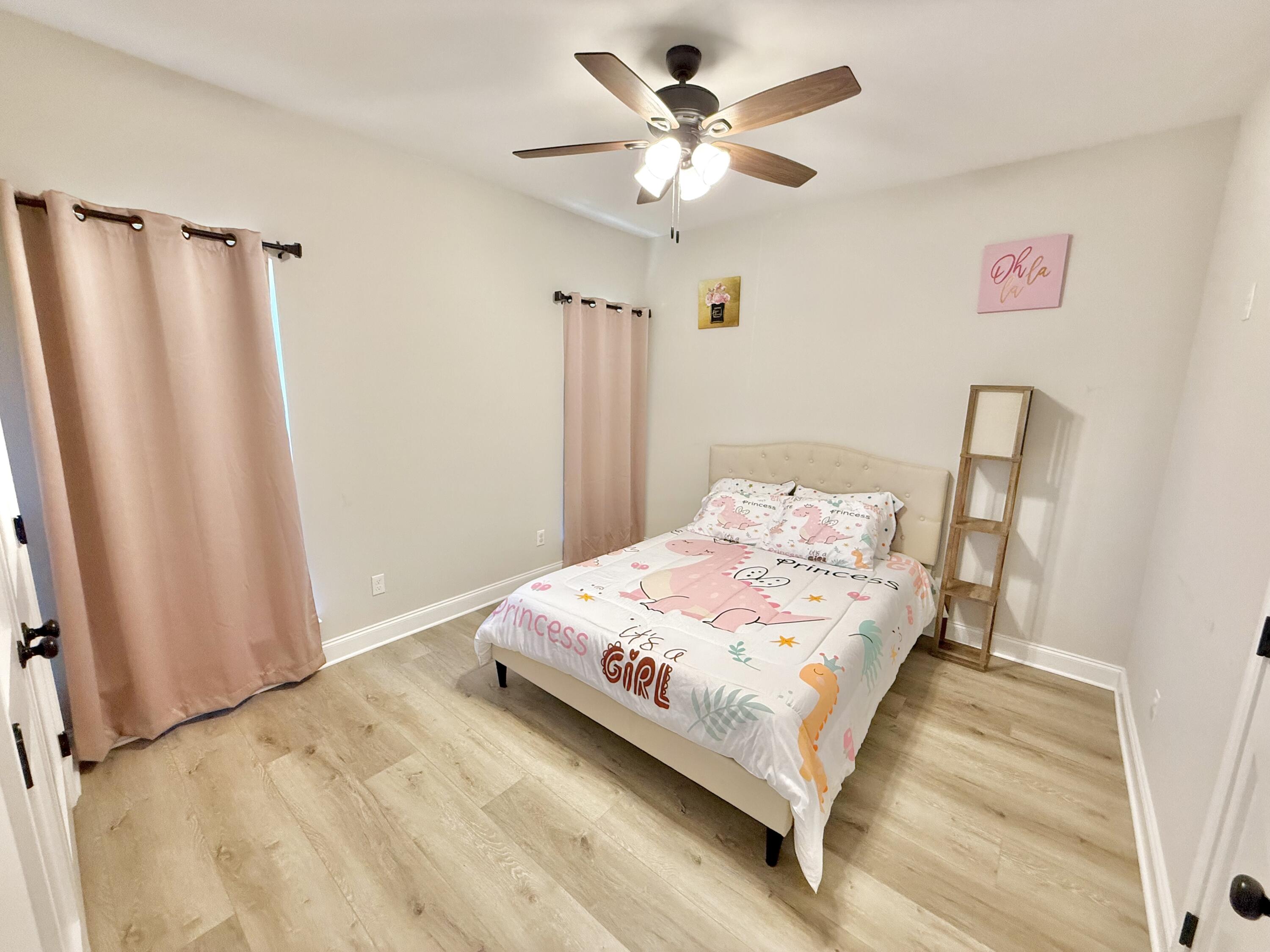 CRESCENT SHORES - Residential