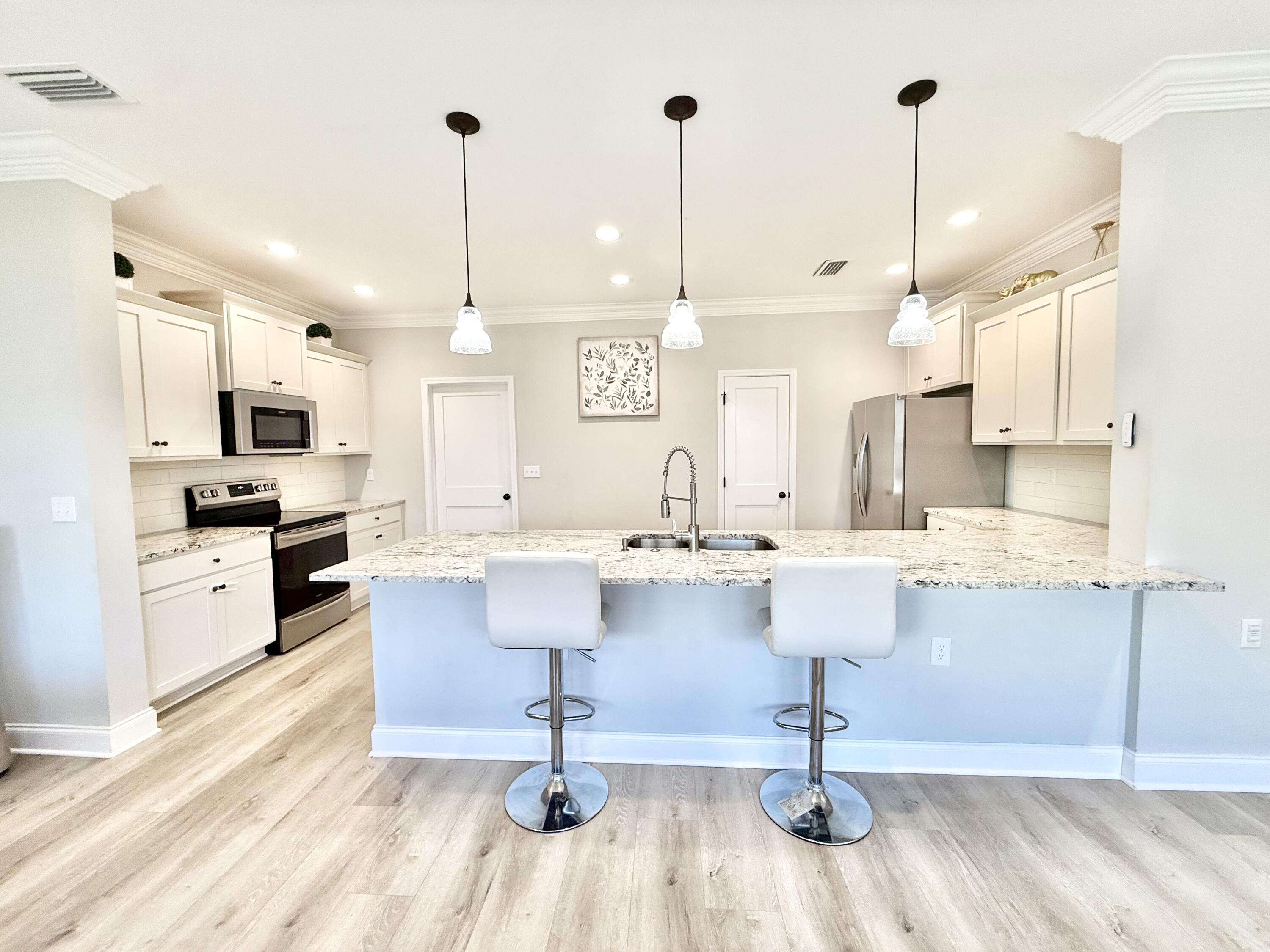 CRESCENT SHORES - Residential