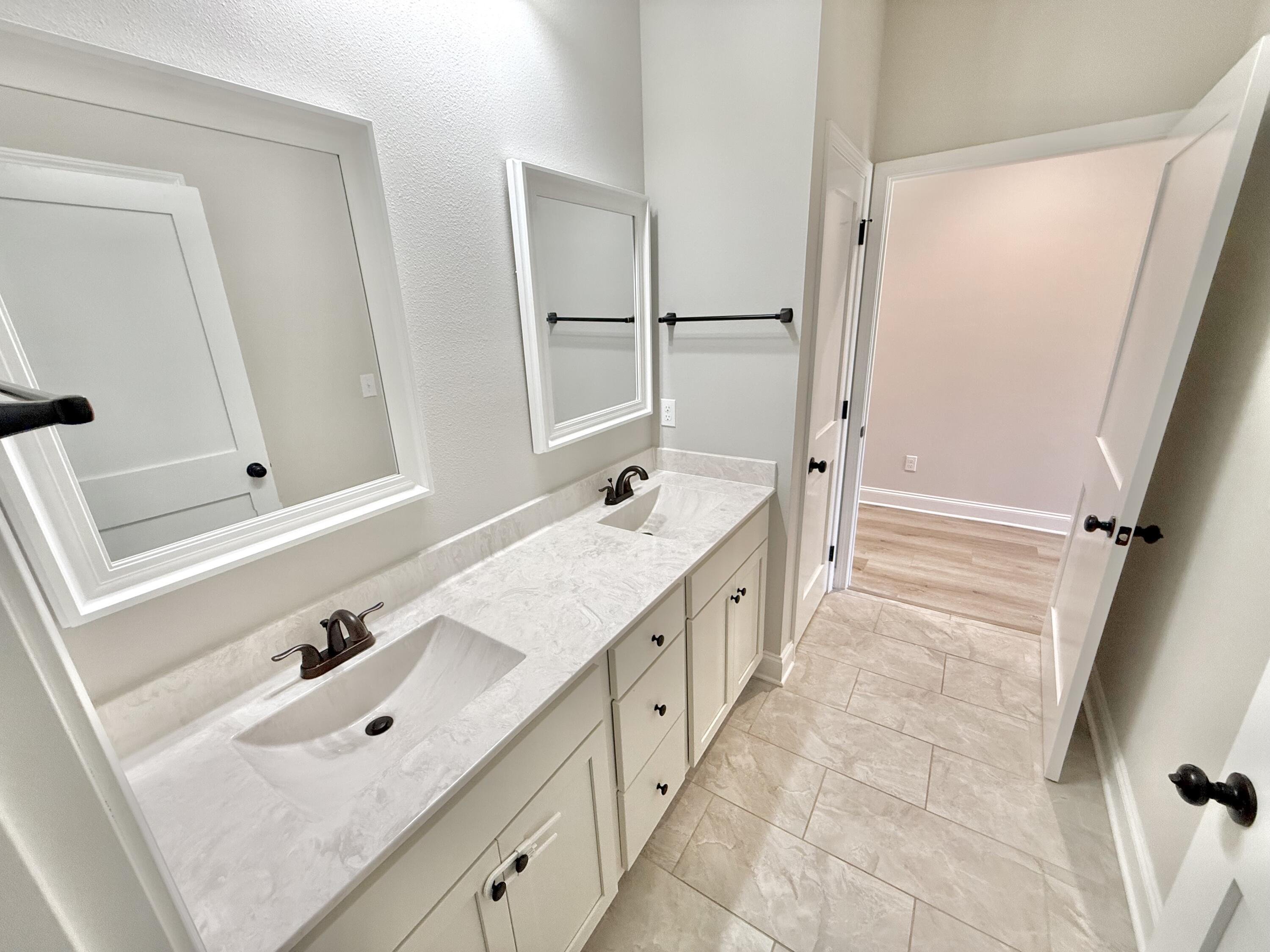 CRESCENT SHORES - Residential