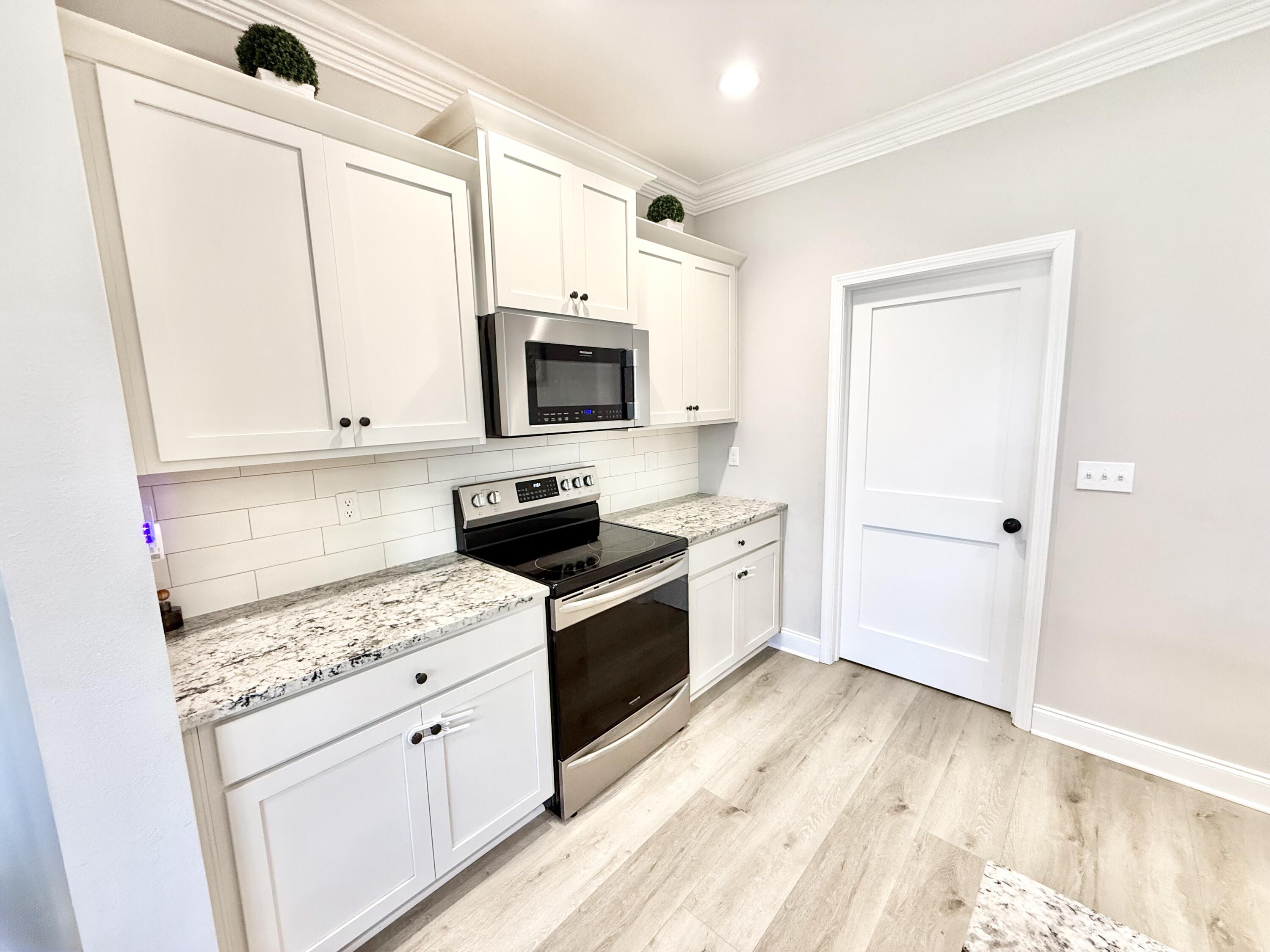 CRESCENT SHORES - Residential