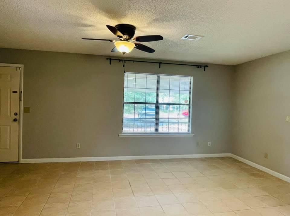 JUNIPER ACRES UNIT I UNREC - Residential Lease