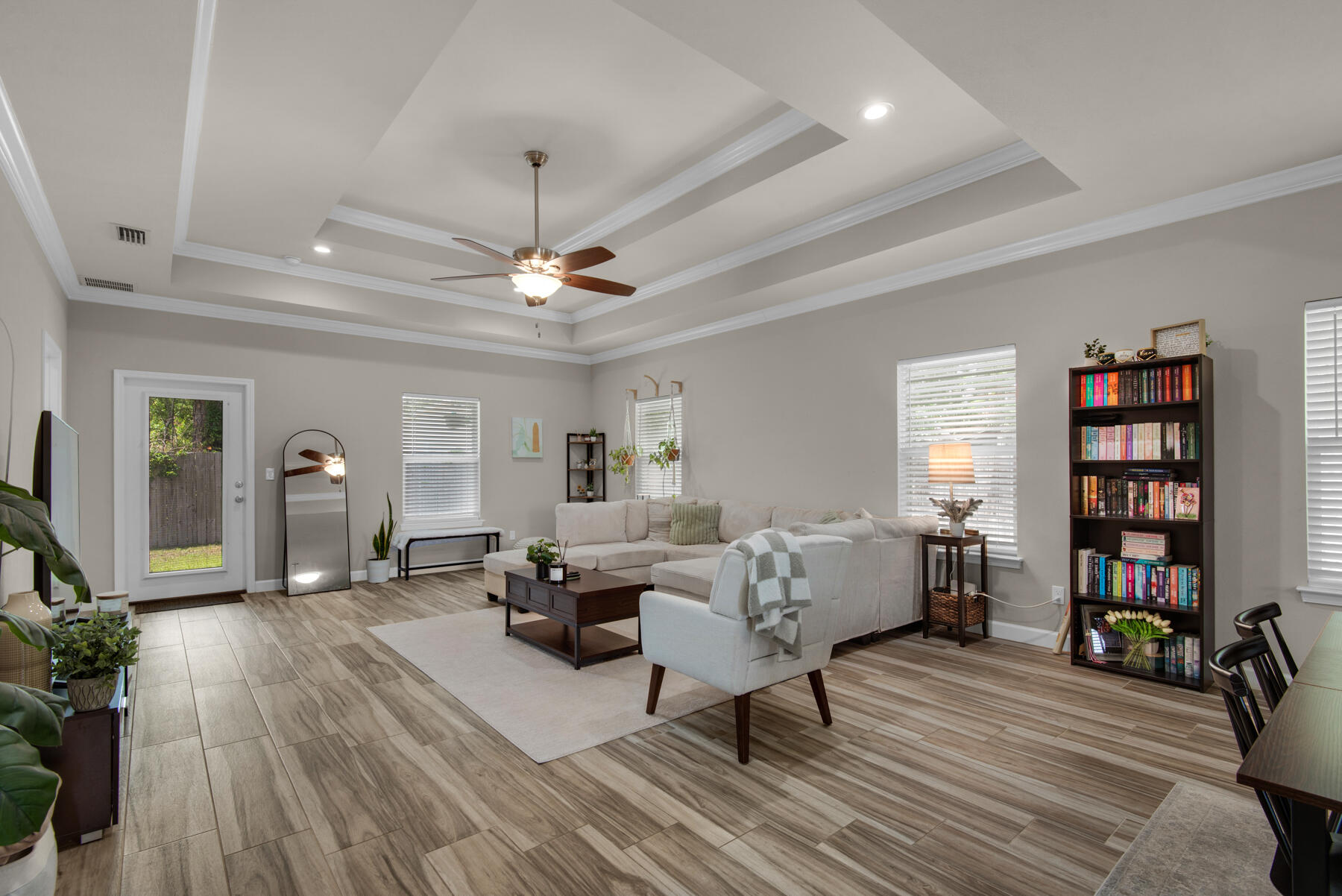 CASA LOMA - Residential Lease