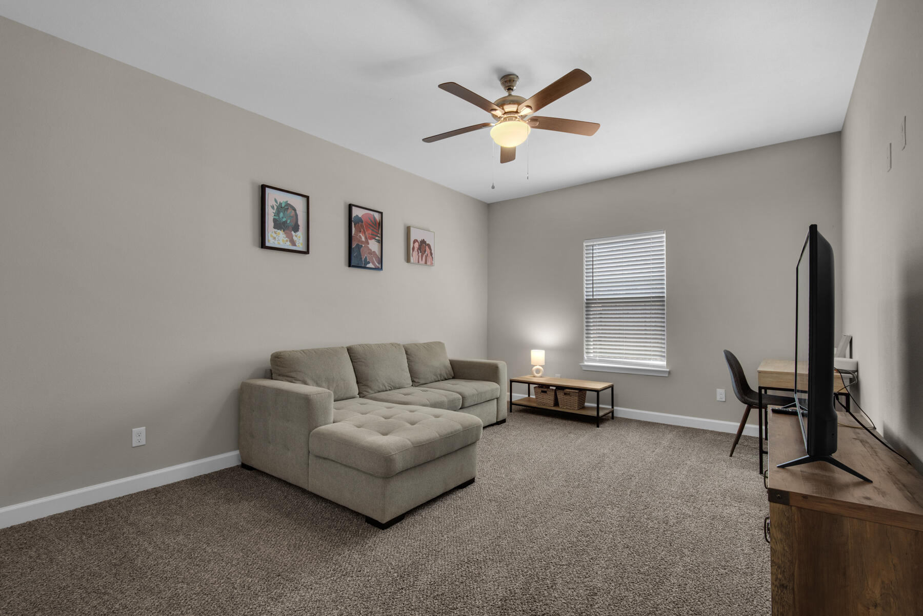 CASA LOMA - Residential Lease