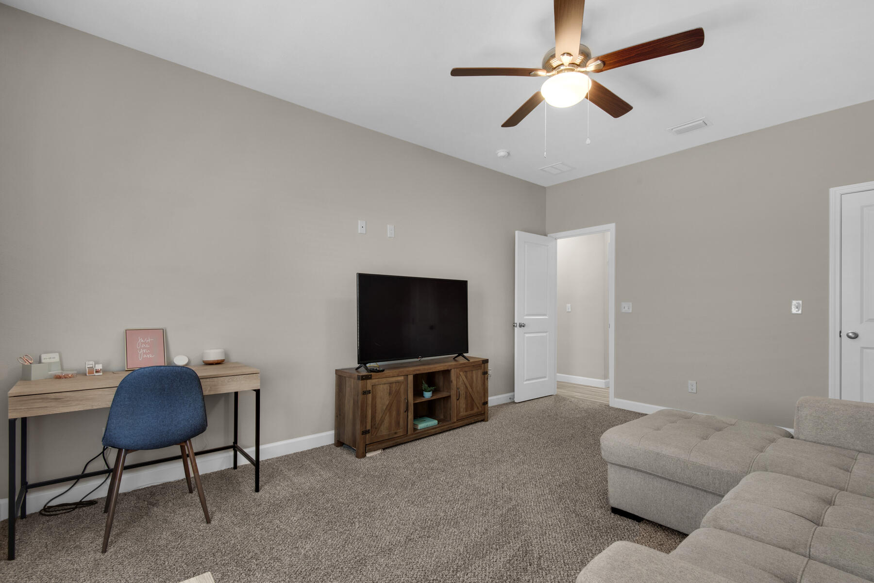 CASA LOMA - Residential Lease