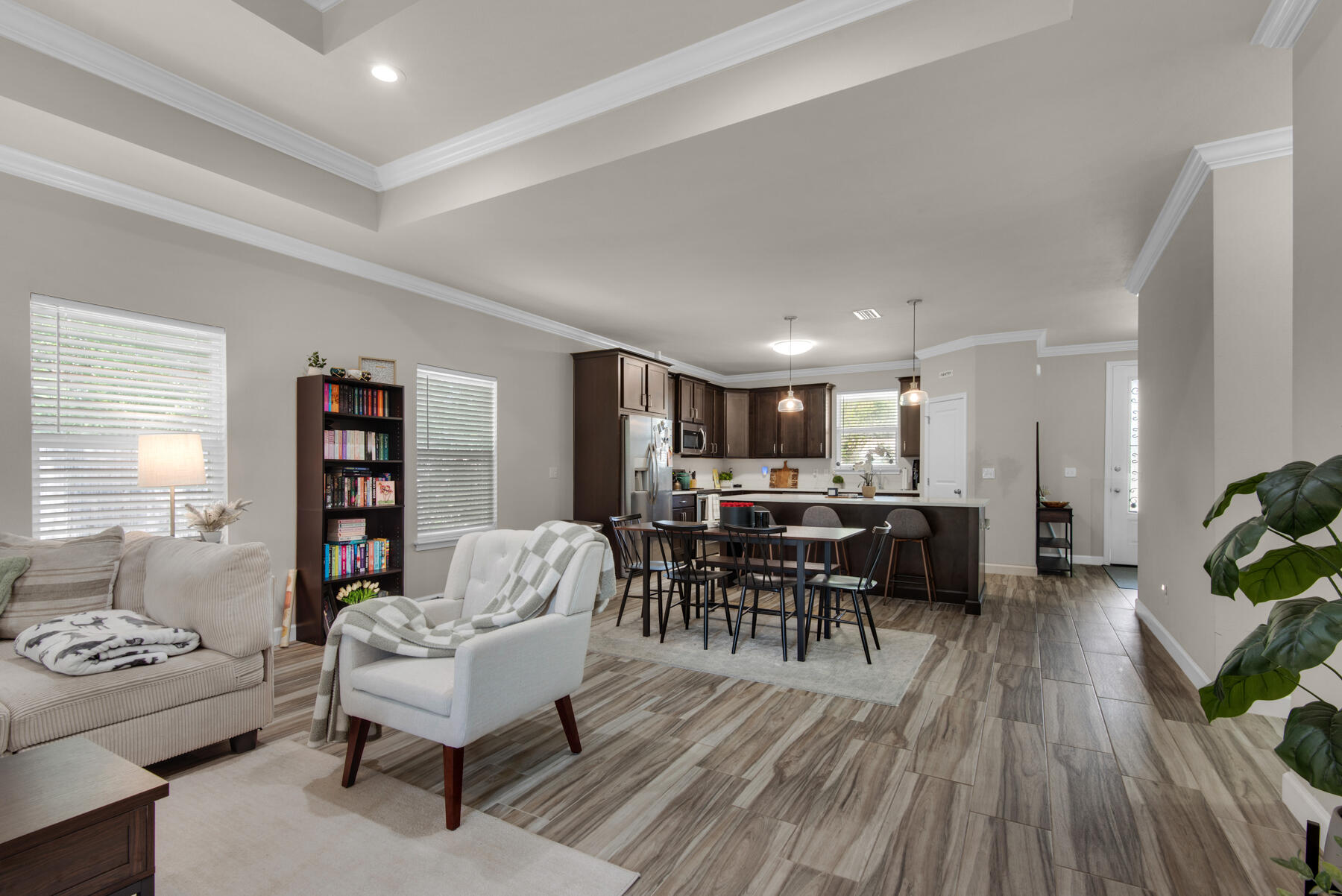 CASA LOMA - Residential Lease