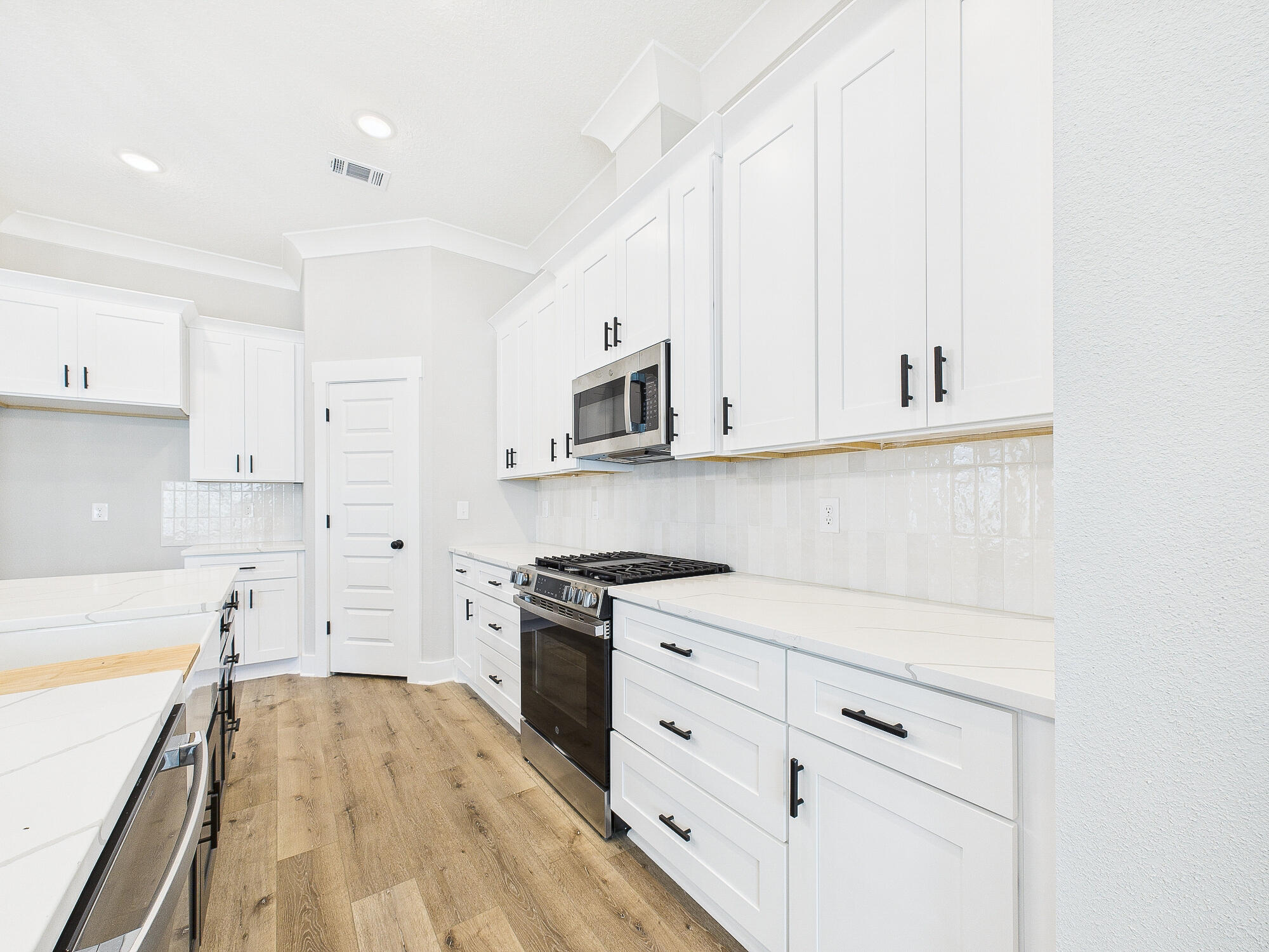 GREY MOSS POINT - Residential