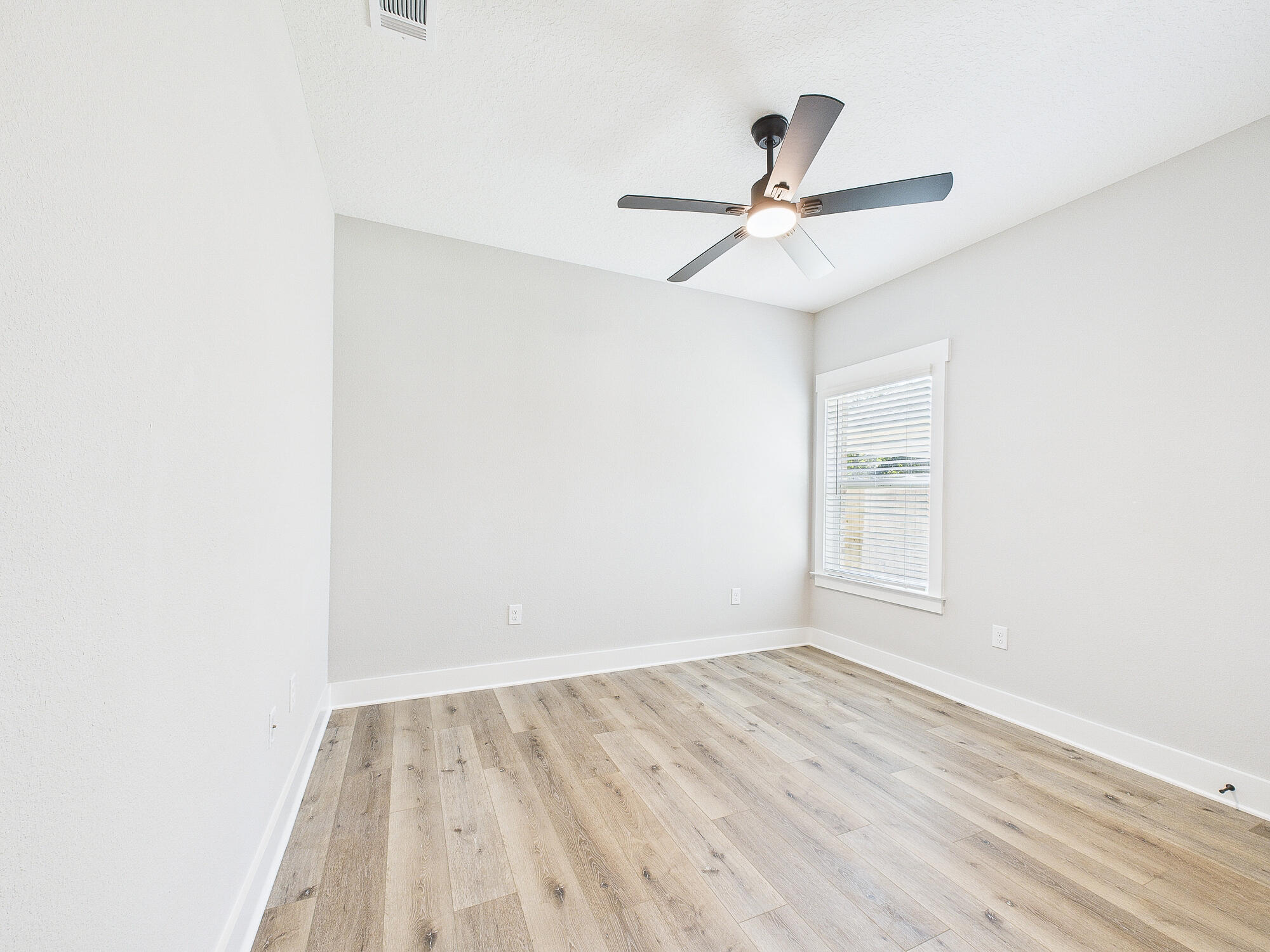 GREY MOSS POINT - Residential