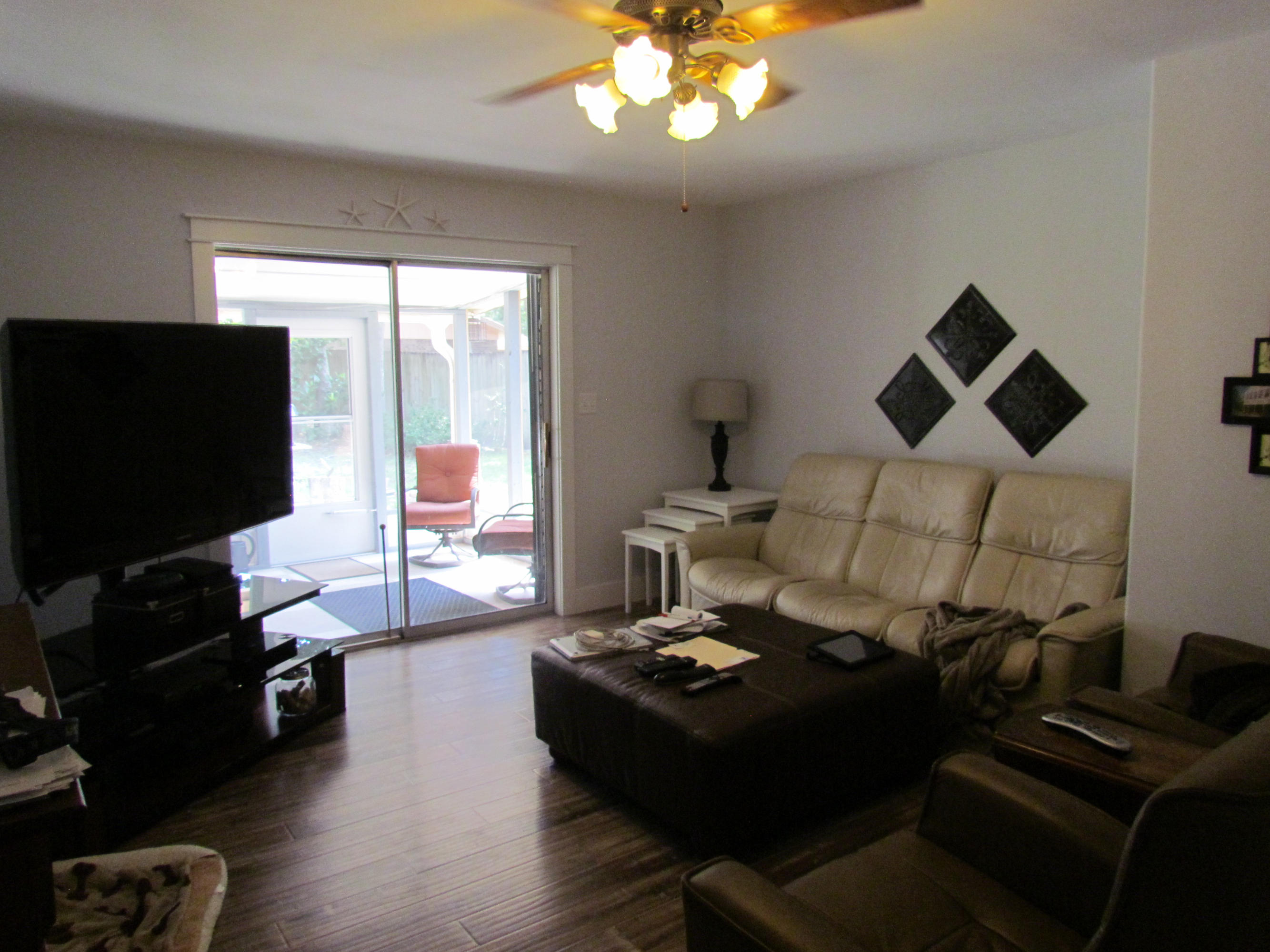 PINEWOOD ESTATES - Residential Lease