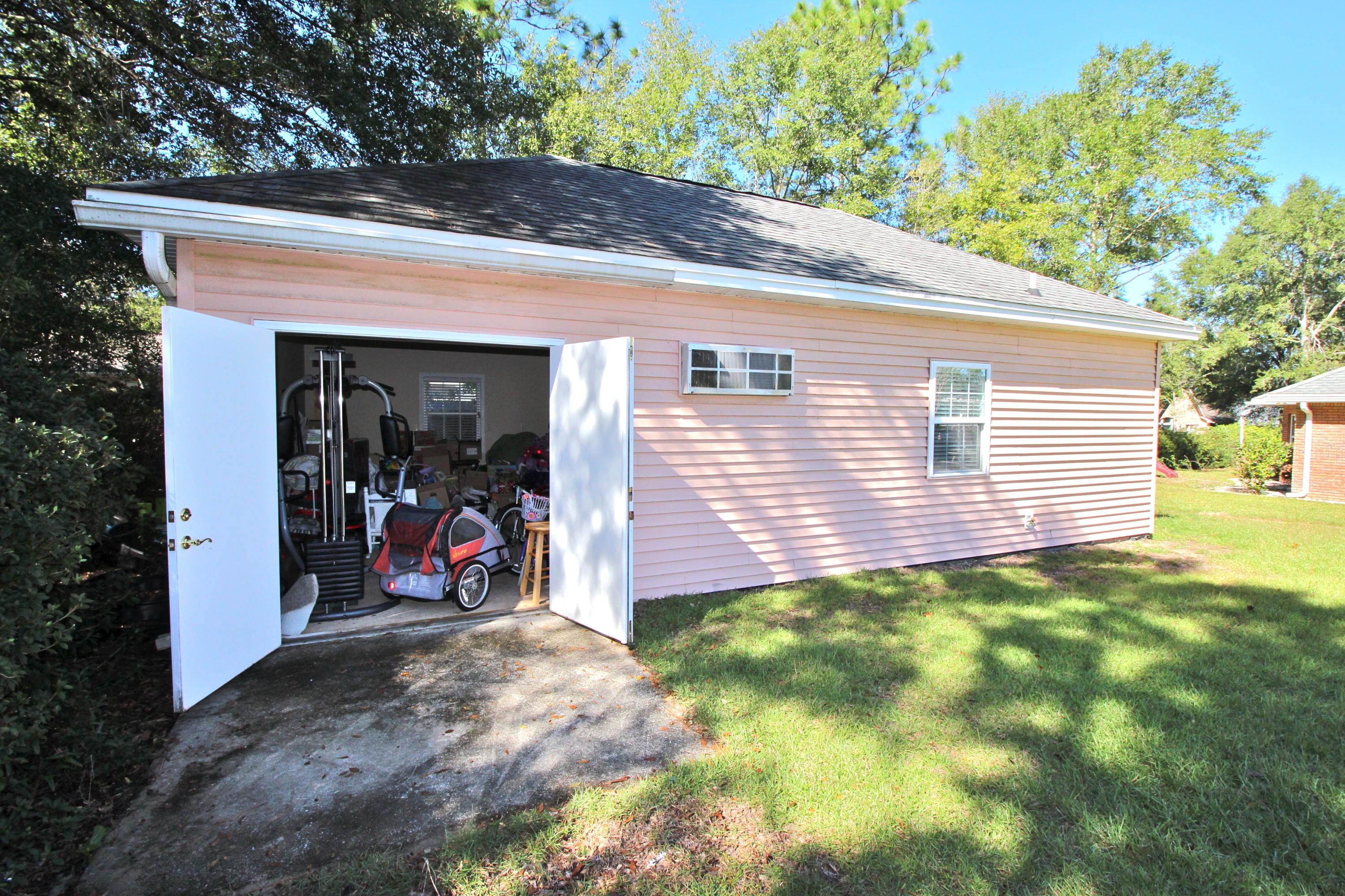 MAGNOLIA LAKE ESTATES PH 1 - Residential