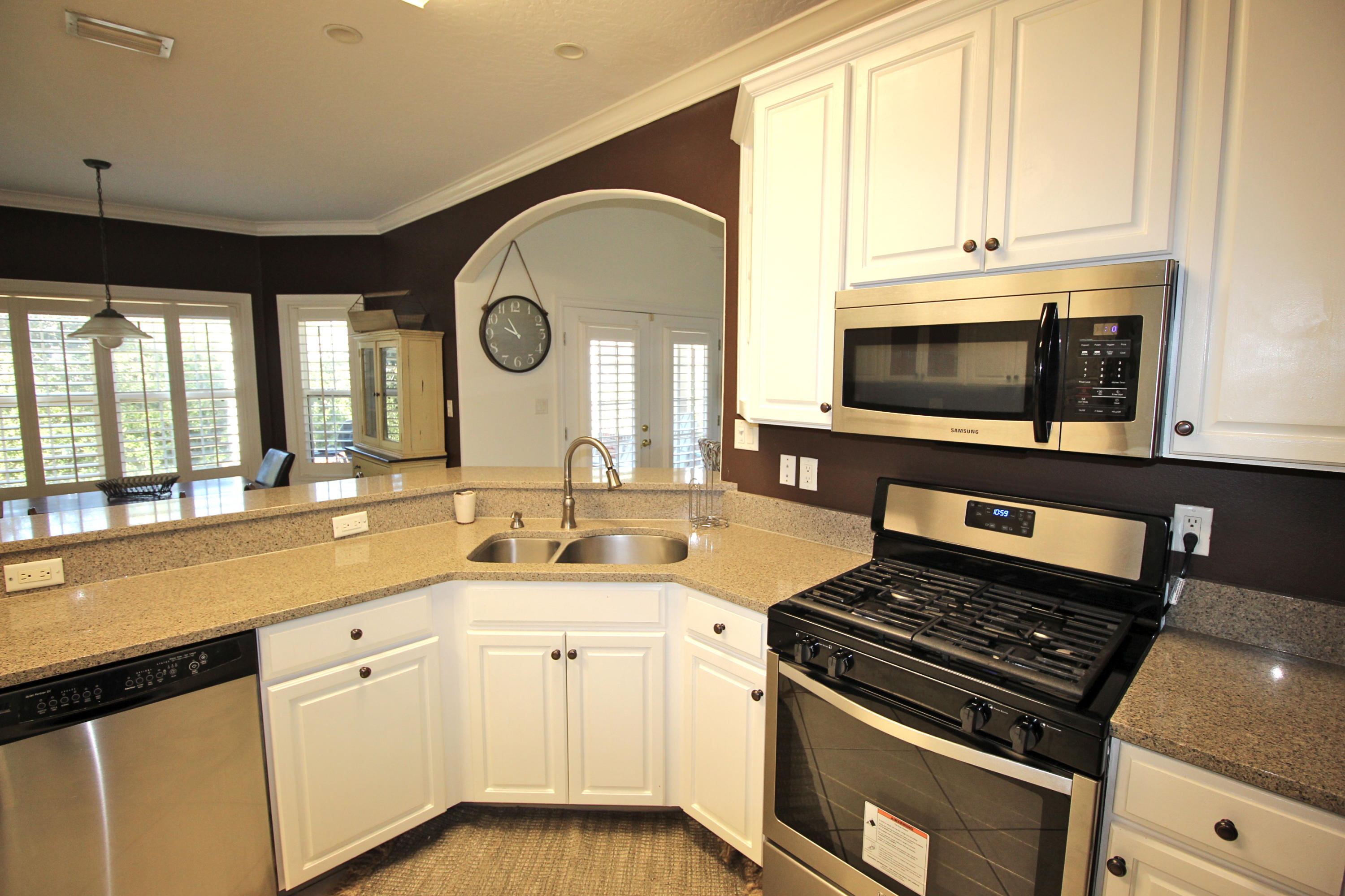 MAGNOLIA LAKE ESTATES PH 1 - Residential