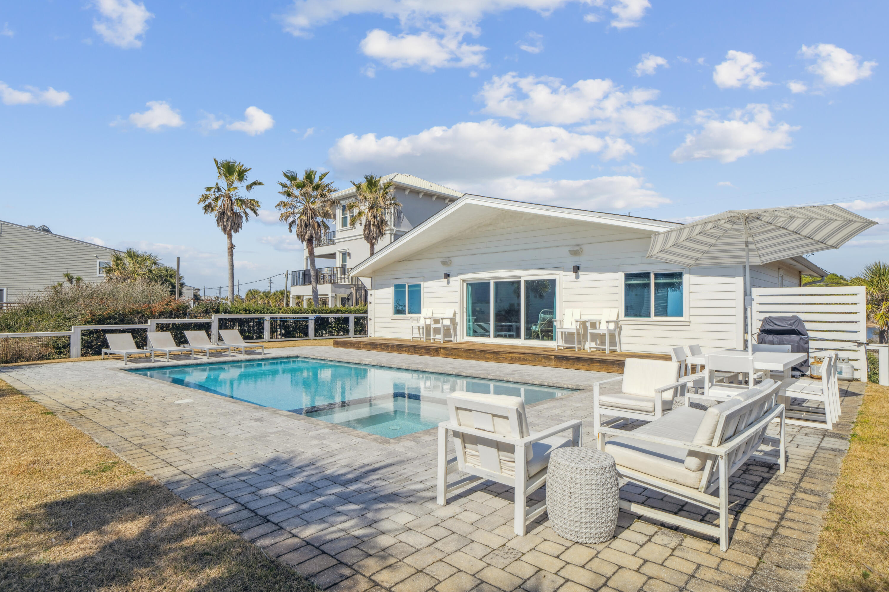 Fort Panic / Dune Allen - Residential