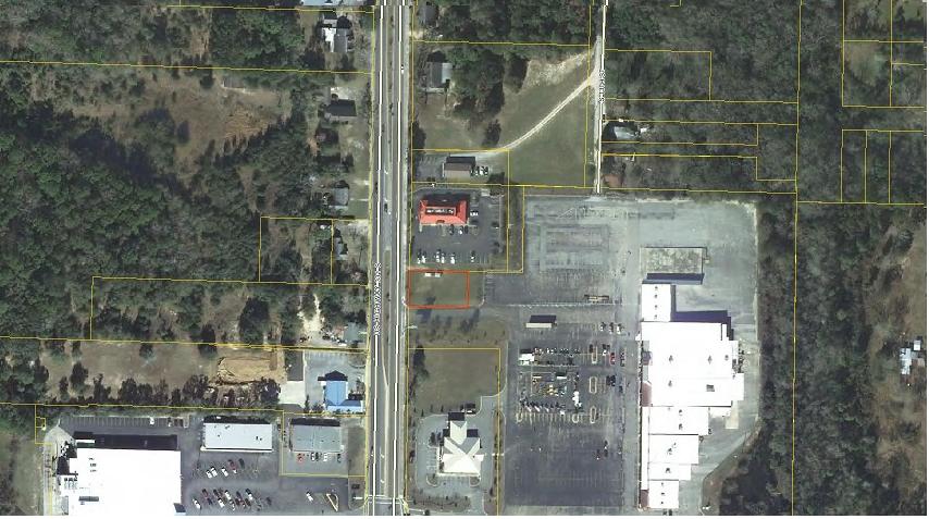 High traffic count on busy HWY 331 South in DeFuniak Springs. Located very close to major commercial businesses in DeFuniak including Walmart, Winn Dixie, Tractor Supply, Walgreens, across the street from the new Triangle Chevrolet Dealership.