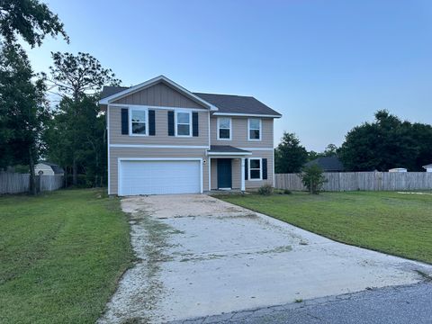 A home in DeFuniak Springs