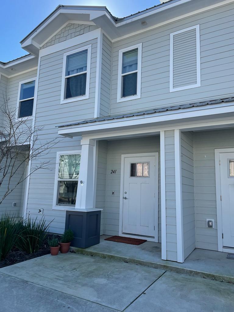 VERANDAS AT FREEPORT - Residential