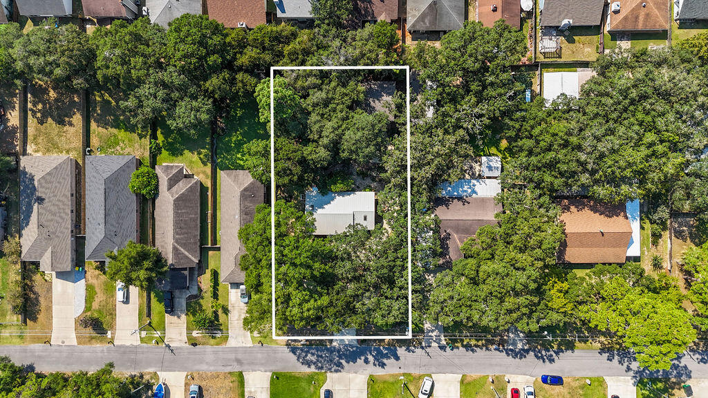 DIXON S/D N1/2 LOT 5 BLK F - Residential