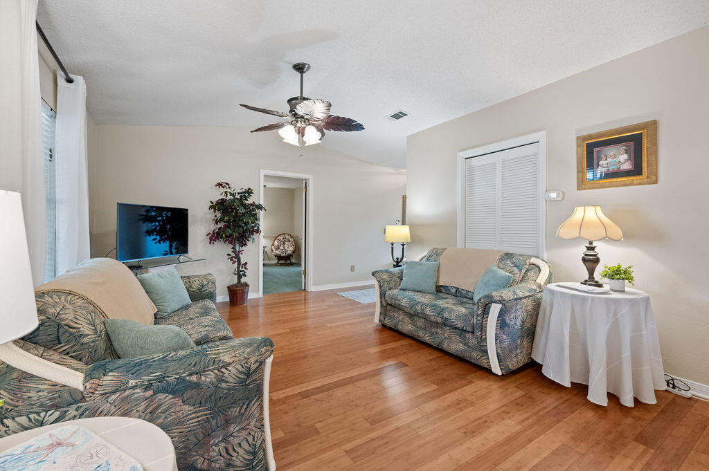 DIXON S/D N1/2 LOT 5 BLK F - Residential