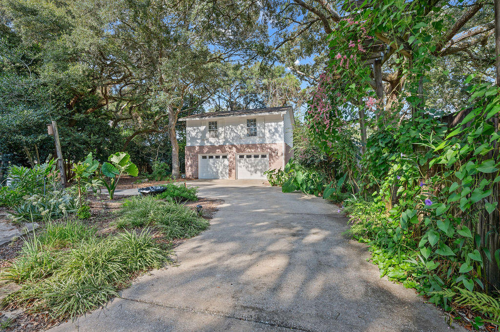 DIXON S/D N1/2 LOT 5 BLK F - Residential