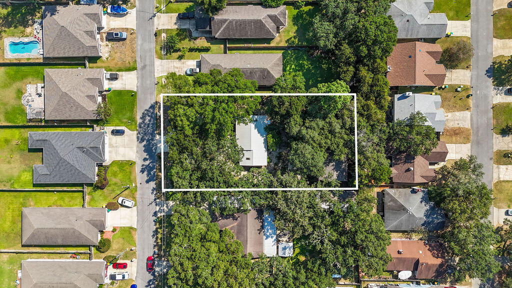 DIXON S/D N1/2 LOT 5 BLK F - Residential